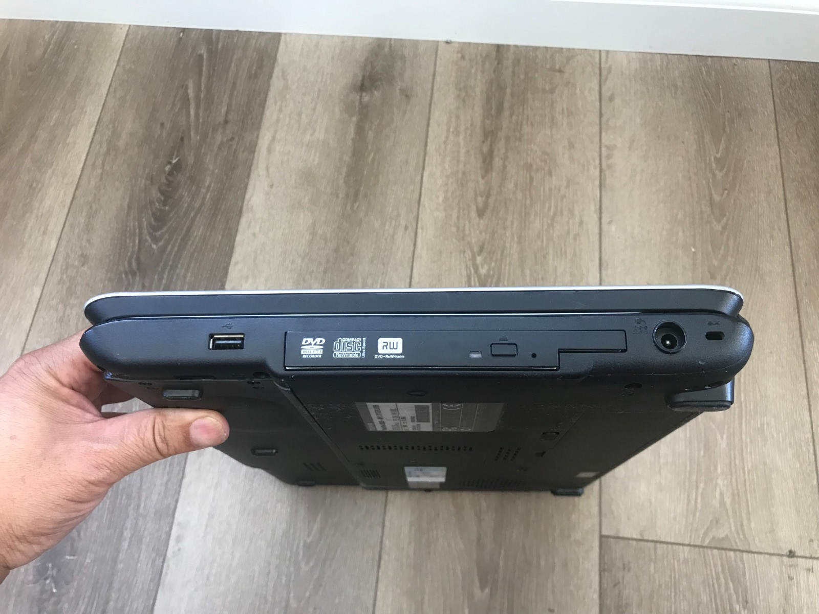 Toshiba Satellite L300D AMD Athlon 64×2 Dual-Core TK-57 1.90GHz 4GB RAM 160GB