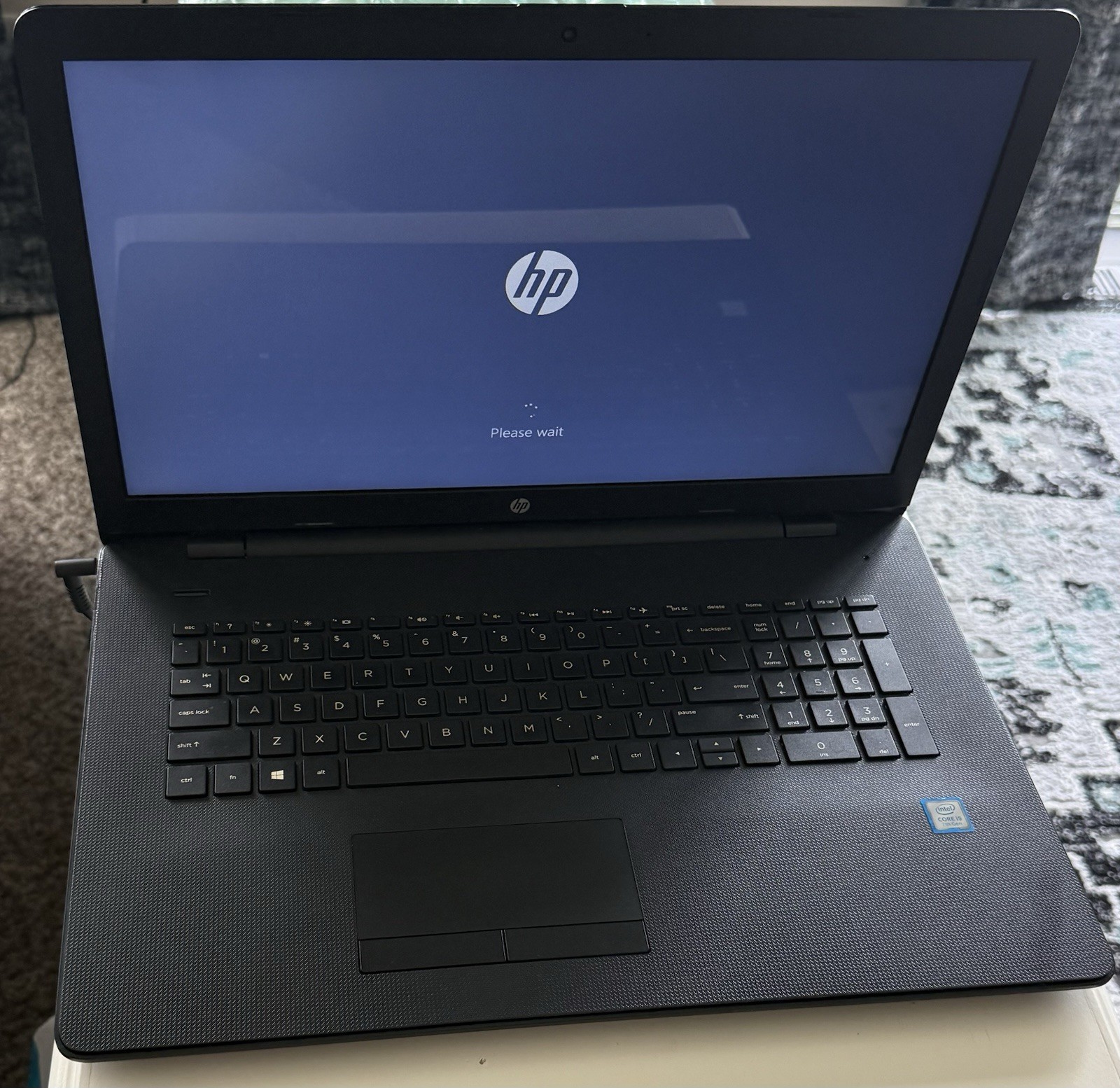 17.3″ HP PAVILION 17-BS049DX INTEL CORE i5-7200U 2.50GHZ No DDR, HHD, Adapter