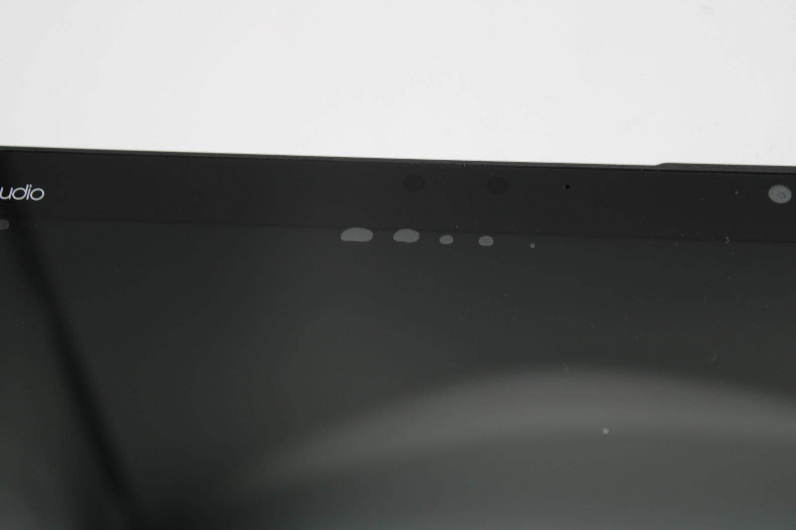 HP Envy 14 Spectre AMD-3020e @ 1.2 GHz 4GB RAM No SSD No OS No Boot *PARTS