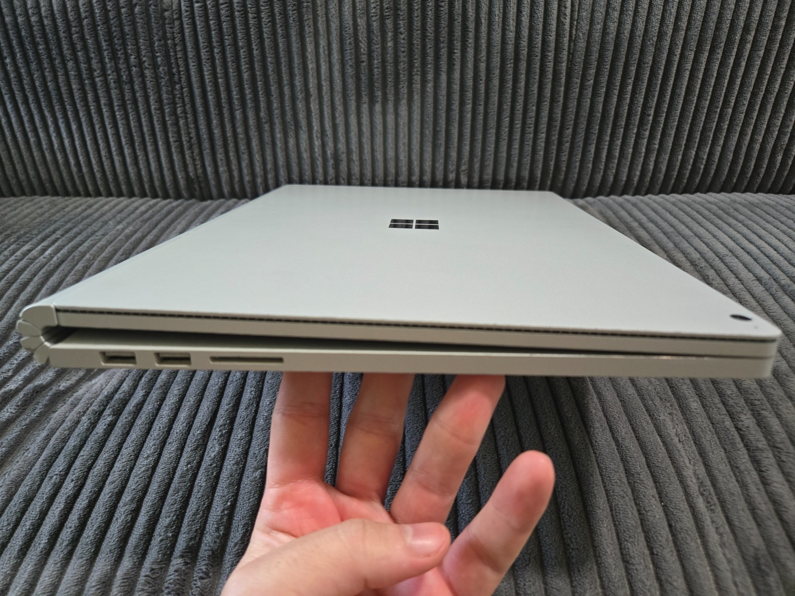 Microsoft Surface Book 3 15″ (256GB SSD, Intel i7-1065G7 GTX 1660 Ti 16GB RAM)
