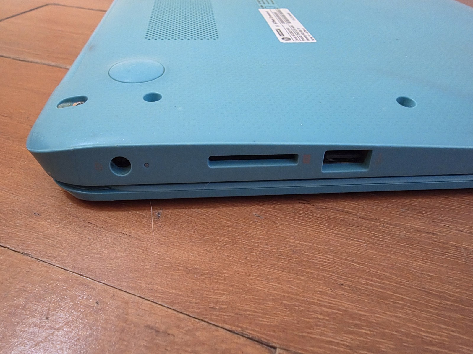 HP Chromebook 14-q039wm Intel Celeron 2955u 1.4 GHz NO AC ADAPTER
