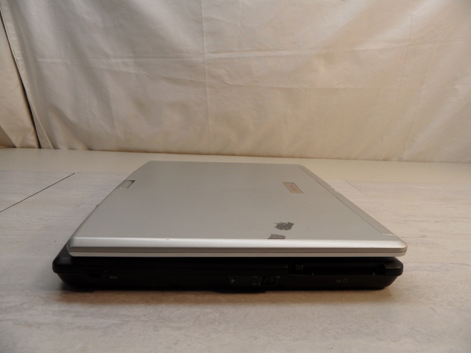 Toshiba Portege M200 PPM20U-004JD4 Parts Laptop 1.7Ghz No Hd Post Bios