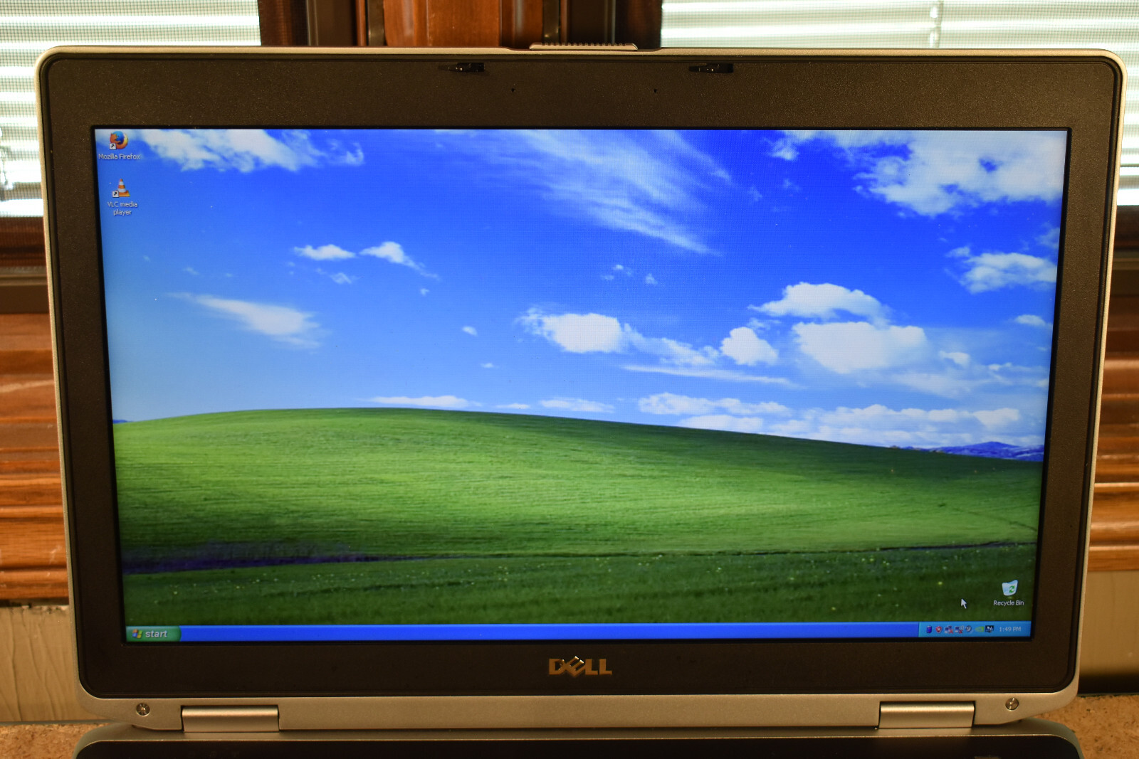 Dell Latitude E6530 Intel Core i5-3320M 4GB 320GB HD Windows XP Pro NVidia 5200M
