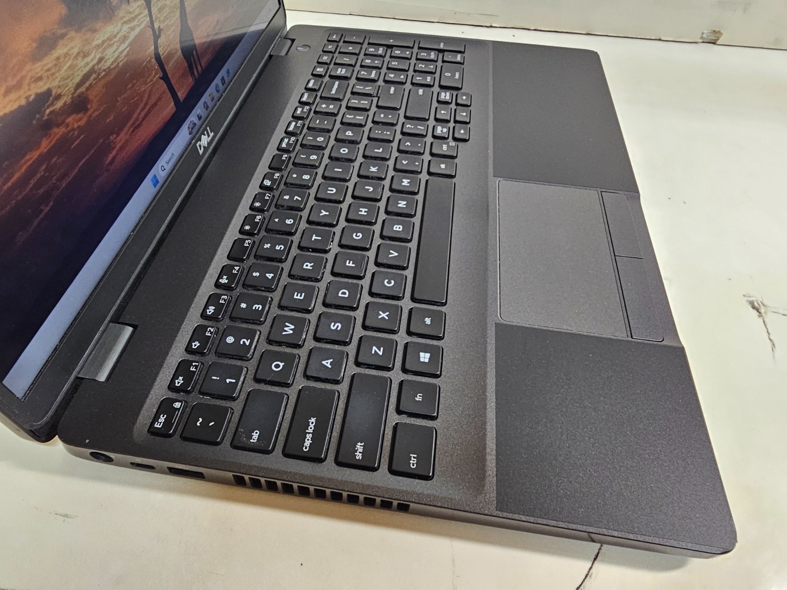 Dell Precision 3540 Laptop – 1.6 GHz i5-8365U 8GB 256GB SSD Webcam 15.6″ – SP01