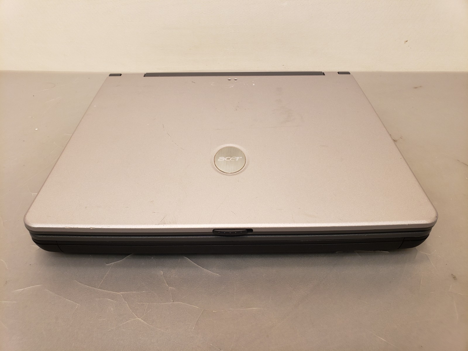 Vintage Acer TravelMate 240 Laptop 15″ Celeron 2.52GHz 512MB 100GB WinXP *Nice