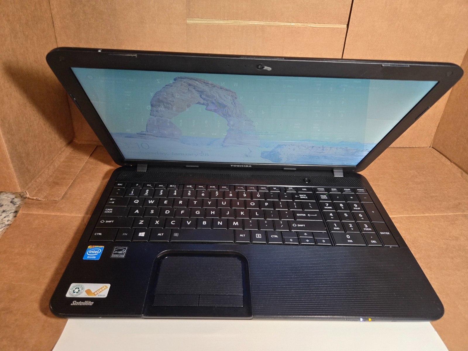 Toshiba Satellite C850- Intel 8GB DDR3 320Gb Laptop Computer