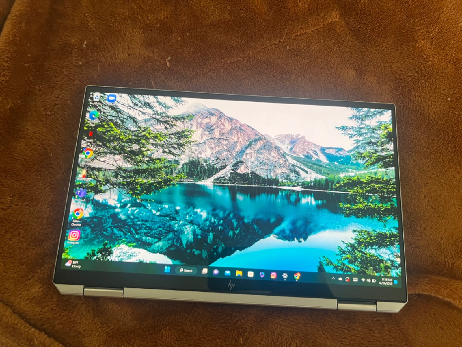 HP Spectre x360 (256GB SSD, Intel Core i5 1035G4, 1.10 GHz, 8GB) Laptop – Silver