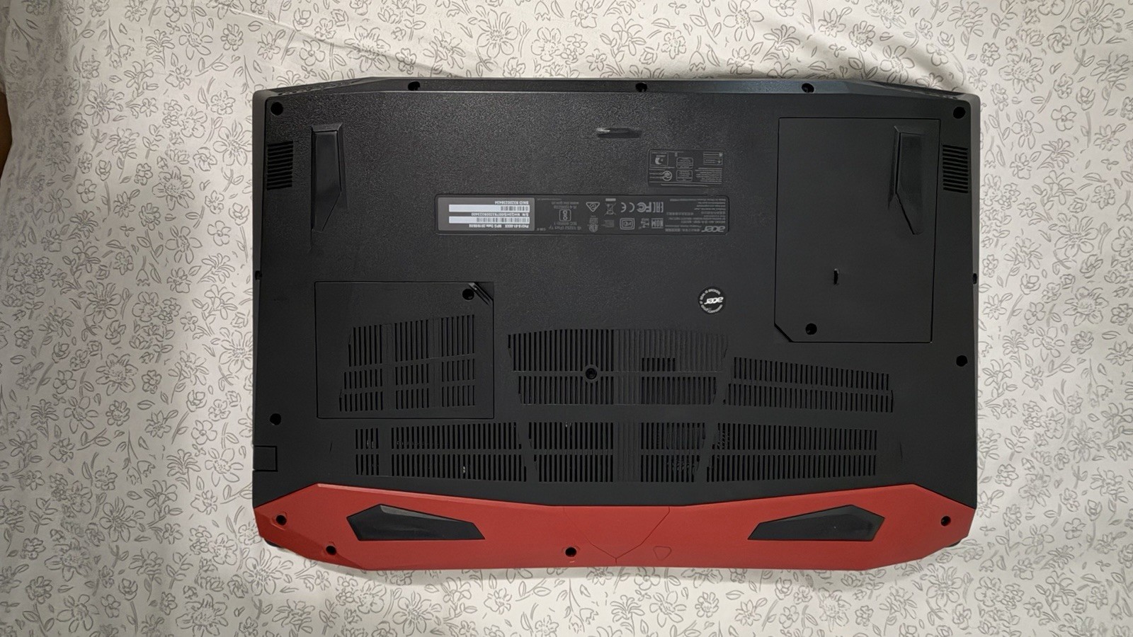 Acer Predator Helios 300 Gaming Laptop | GTX 1050 Ti | Intel i5 | 8GB RAM