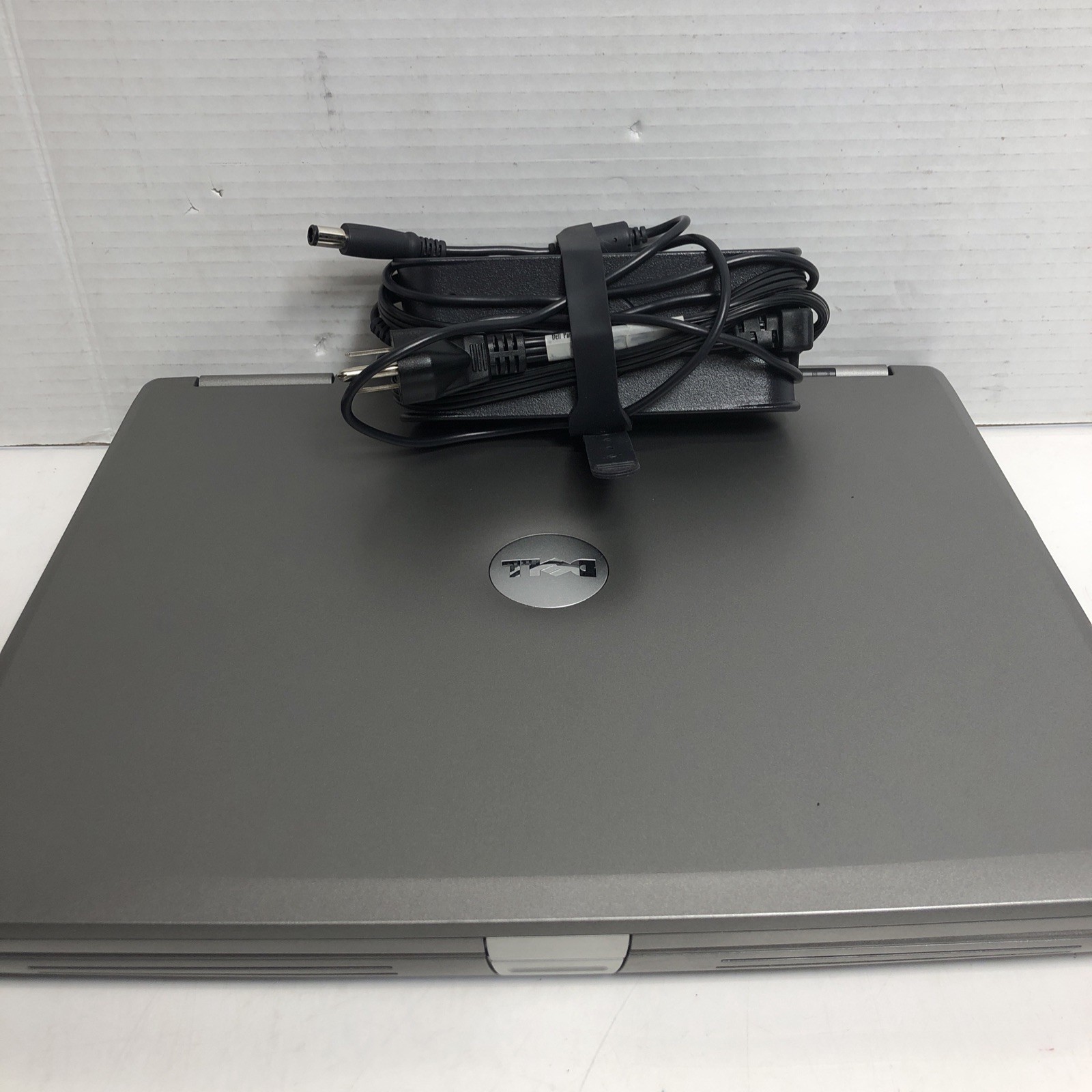 Dell Latitude D505 Intel Pentium M 1.6GHz 512 MB W Power Cord *read*