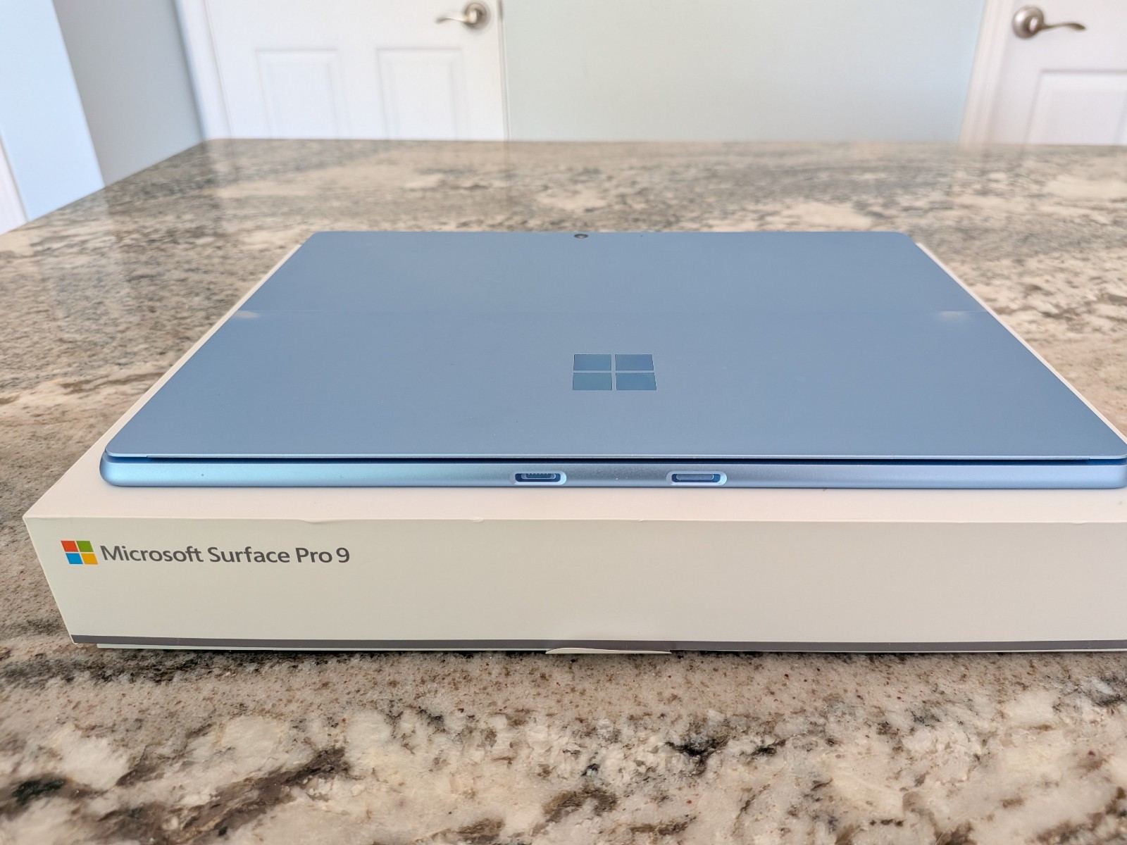 Microsoft Surface Pro 9 1TB SSD + 16GB RAM w/Surface Pro Keyboard/Slim Pen 2 CIB