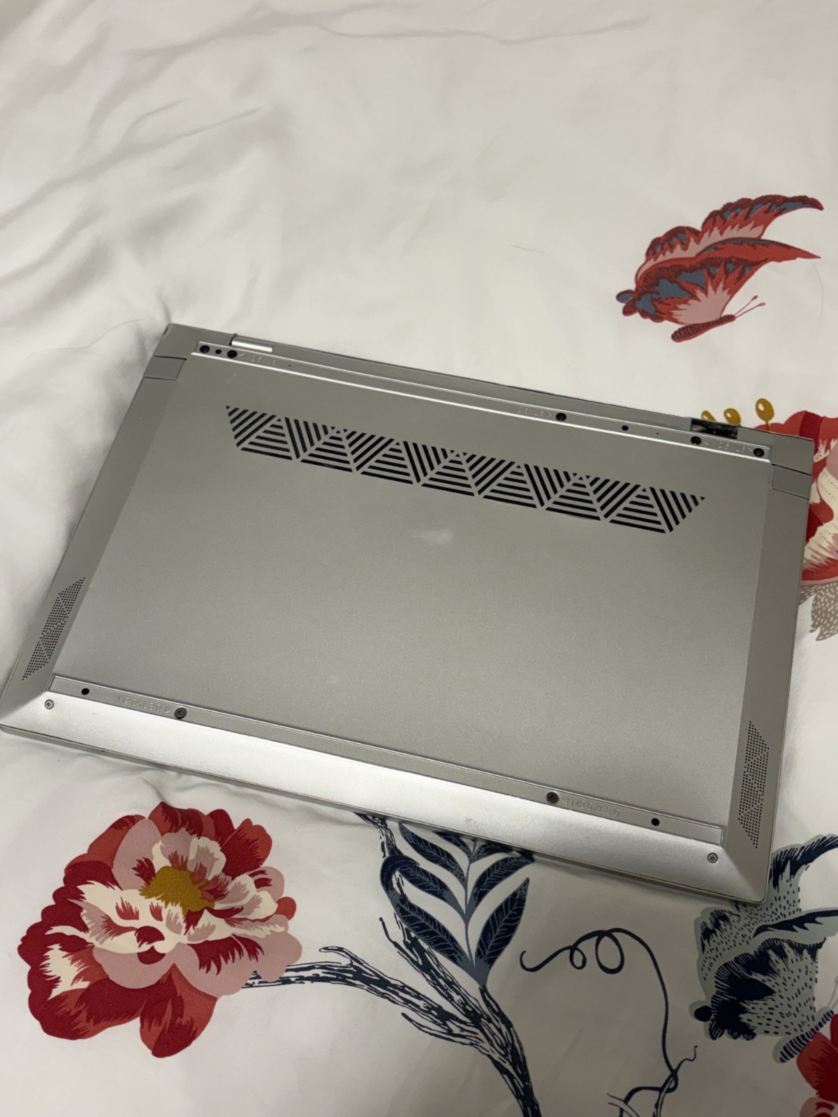 HP Envy 13-aq0011ms 13.3” i5 16GB/512GB – Broken Hinge – Parts/Repair