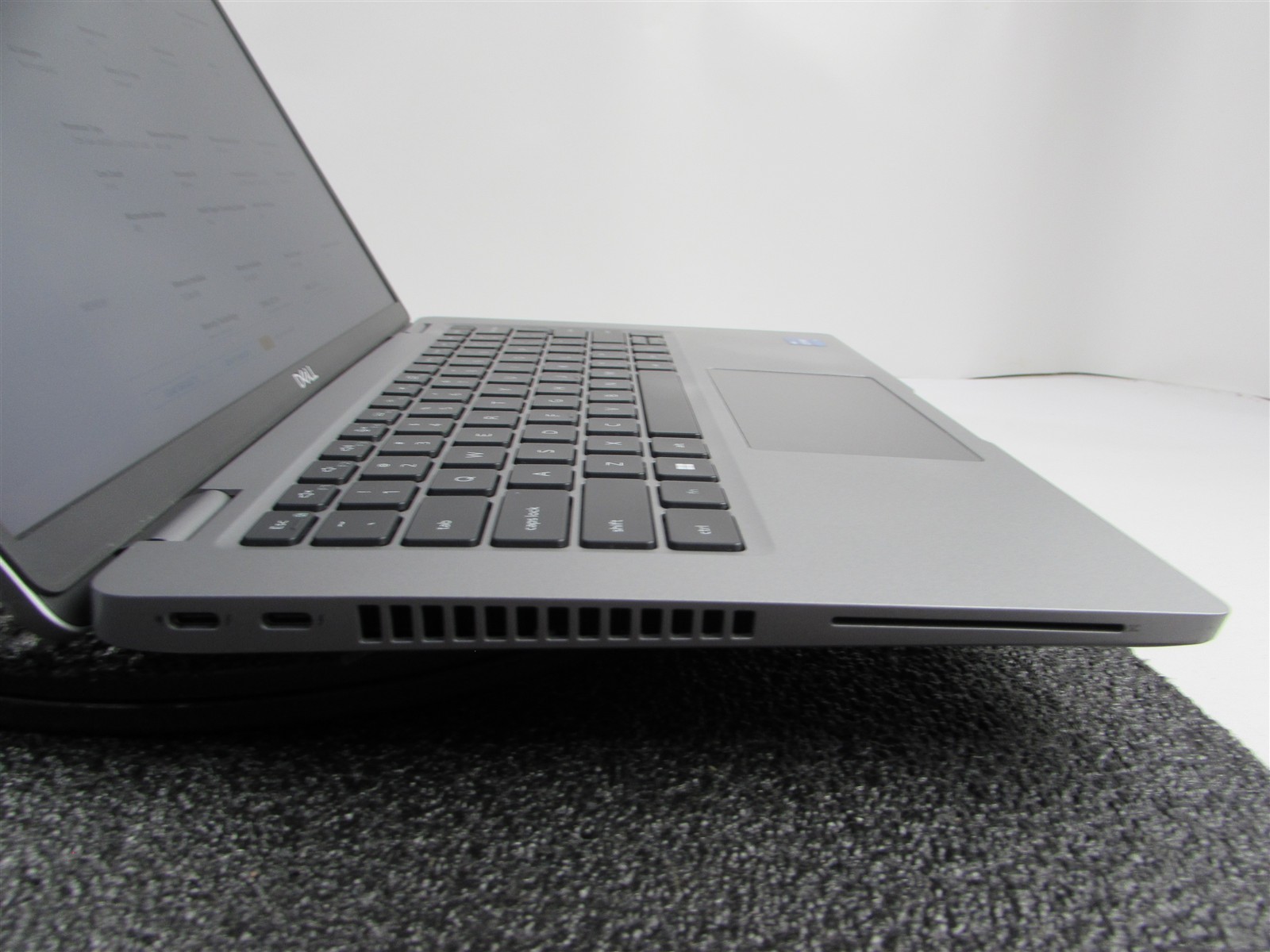DELL LATITUDE 5430 1920X1080 FHD CORE I7-1265U 512GB SSD 16GB RAM NO O.S