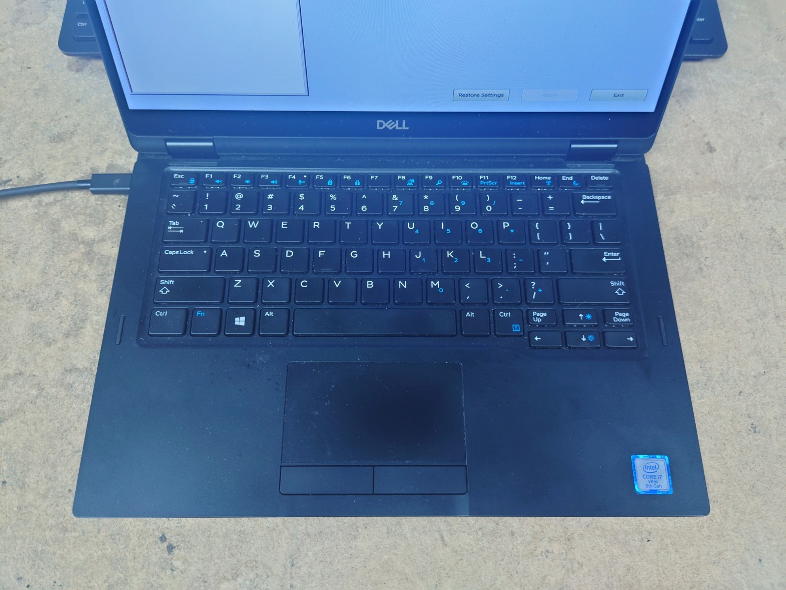 Dell Latitude 7390 2-n-1 13.3″ FHD i7-8650U 16GB RAM Touchscreen No OS/SSD