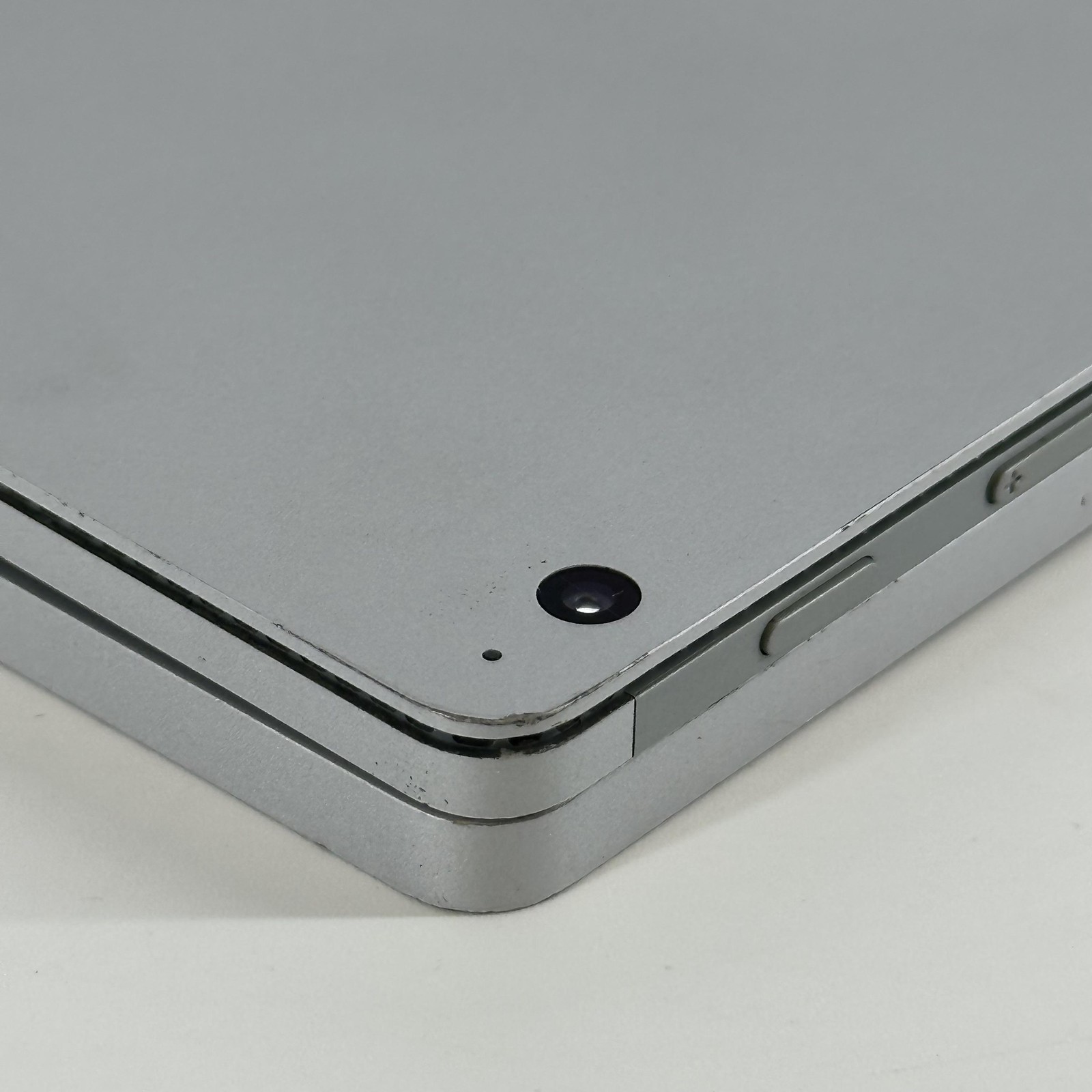 Microsoft Surface Book 2 15 TOUCH i7-8650U 1.90GHz 16GB 256GB SSD BAD BATTERY