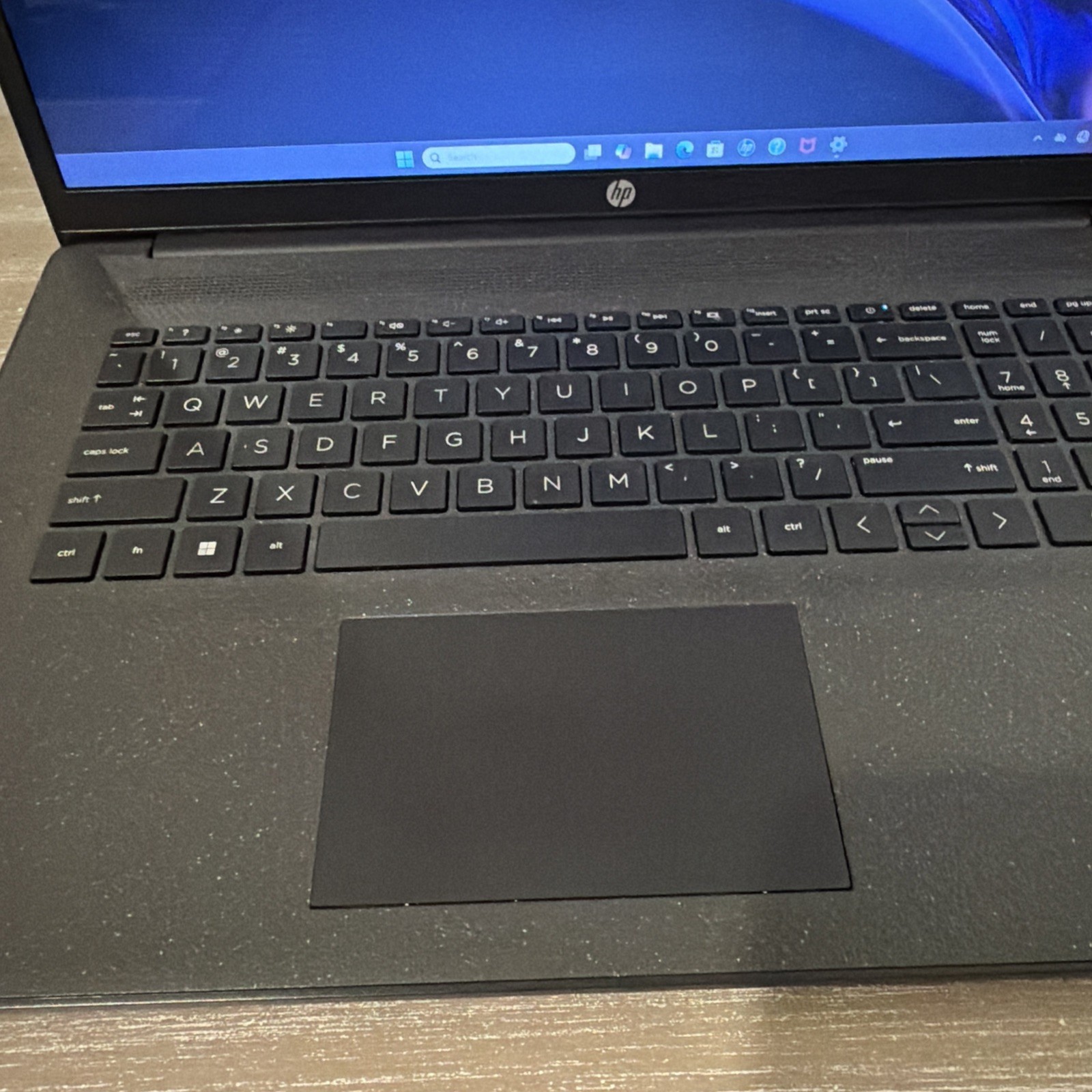 HP 17Z-CP300 17.3” FHD Laptop AMD Ryzen 5-7530U 8GB RAM 128GB SSD Windows 11