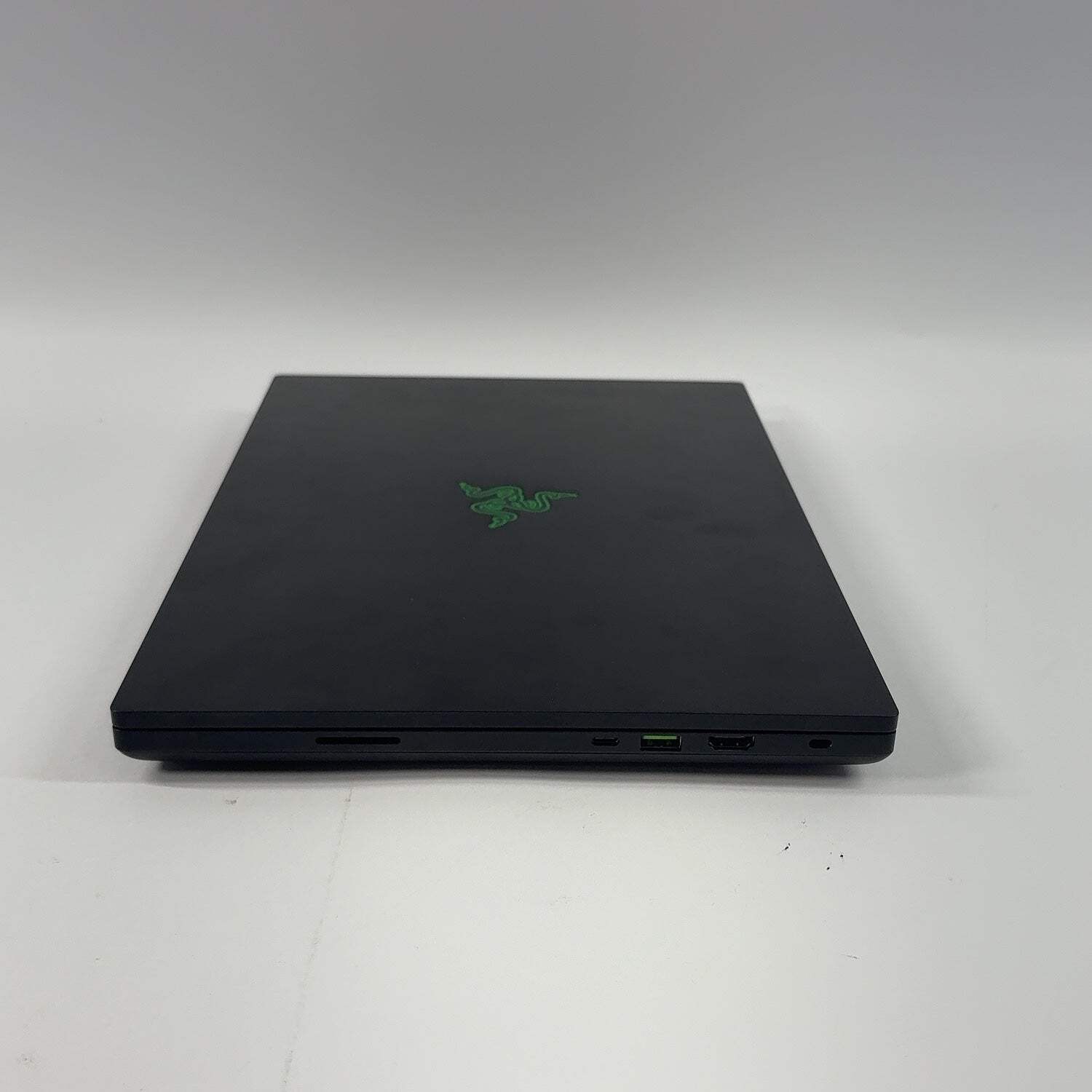 Razer Blade 16 RZ09-0483 16″ i9-13950HX 2.2GHz 32GB RAM 1TB SSD GeForce RTX 4090