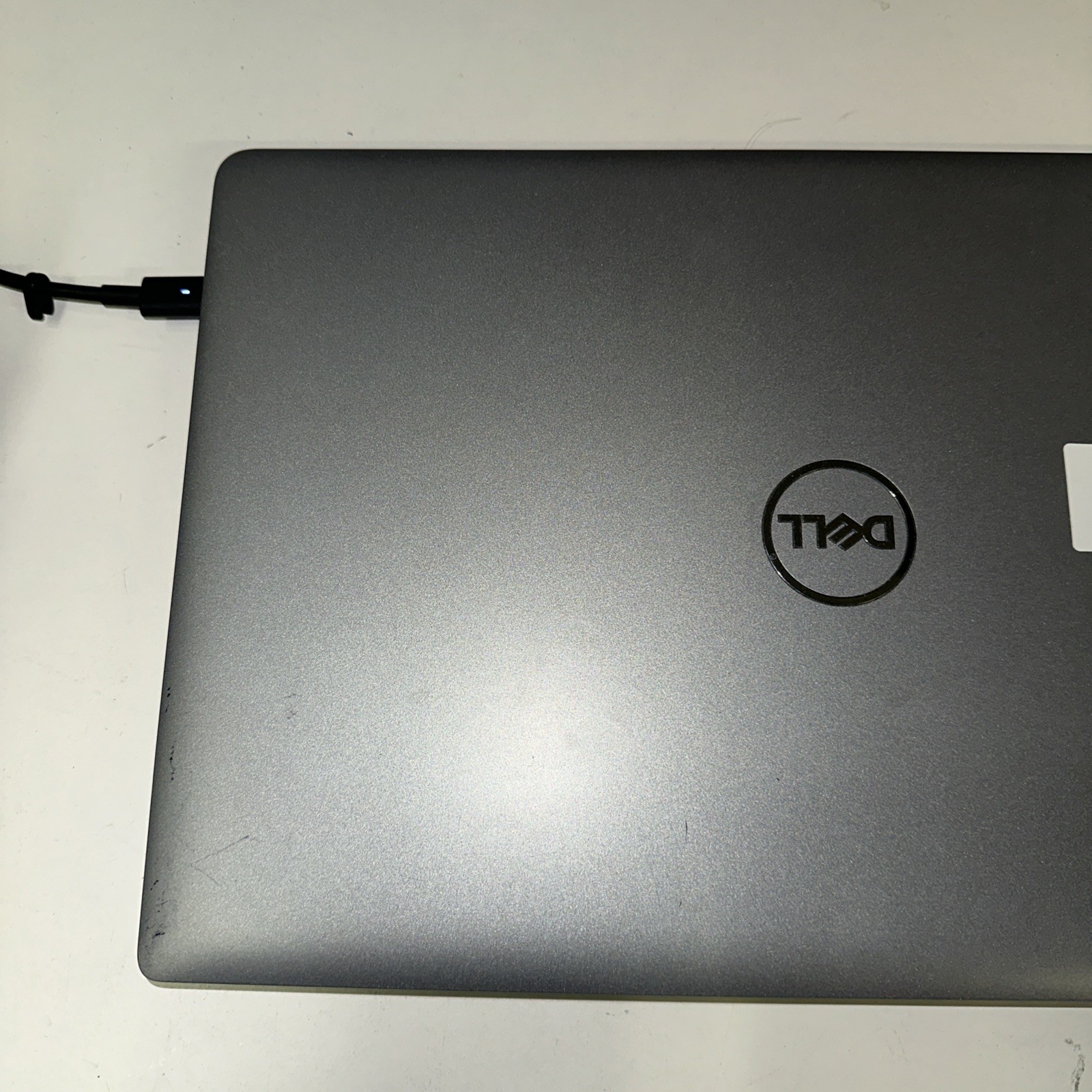 Dell Latitude 5540 15.6″ i7-1365U 16GB DDR4 256GB SSD Windows 11 Home in Gray