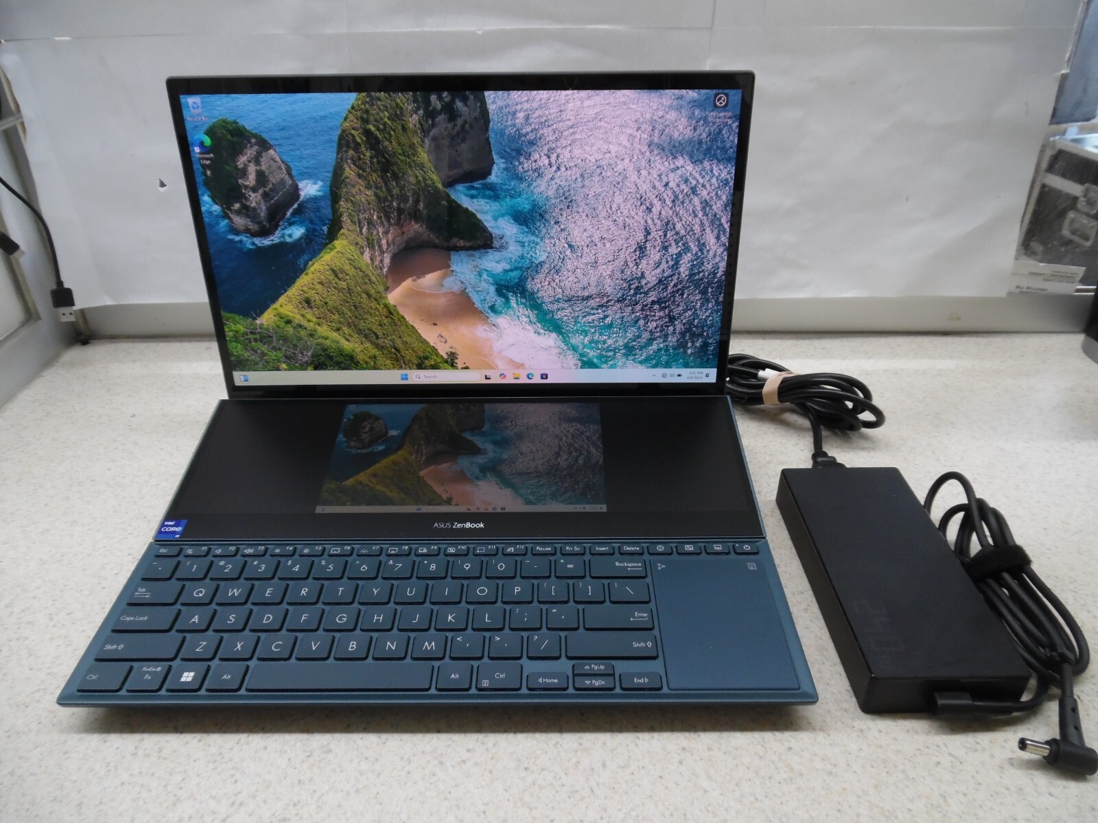 ASUS ZenBook Pro Duo 15 OLED 4K, GeForce RTX 3060, i9-12900H, 32GB, 4TB