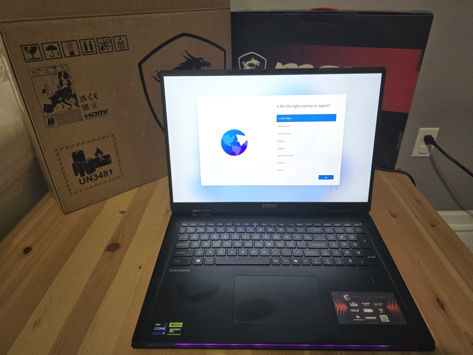 MSI Raider 18″ HX A14VHG-459US Gaming Laptop RTX 4090, 32GB RAM, 1TB SSD