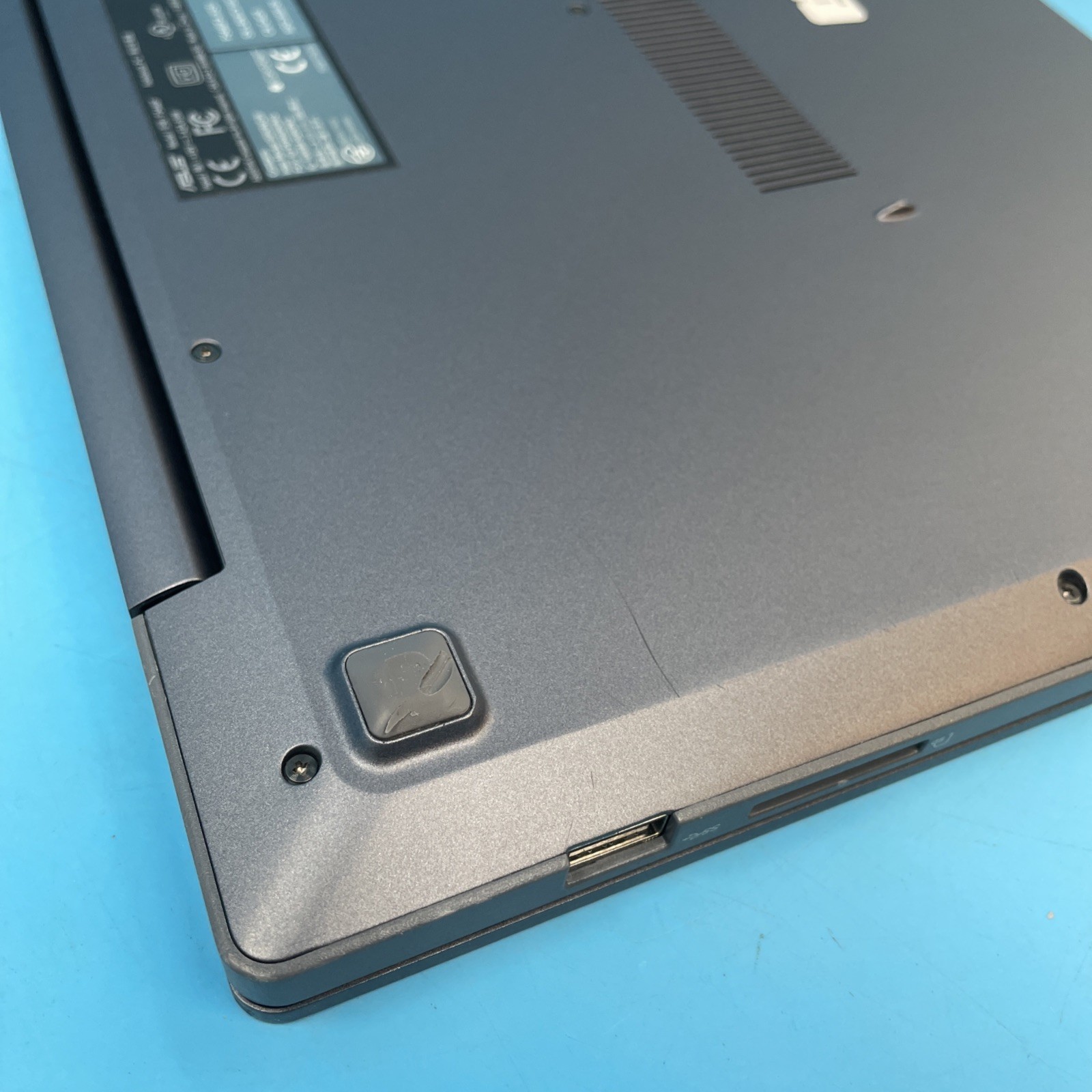 Asus Expertbook P5440FA | i5-8265U | 8GB RAM | 256GB SSD | WIN 11 PRO | 74% BATT