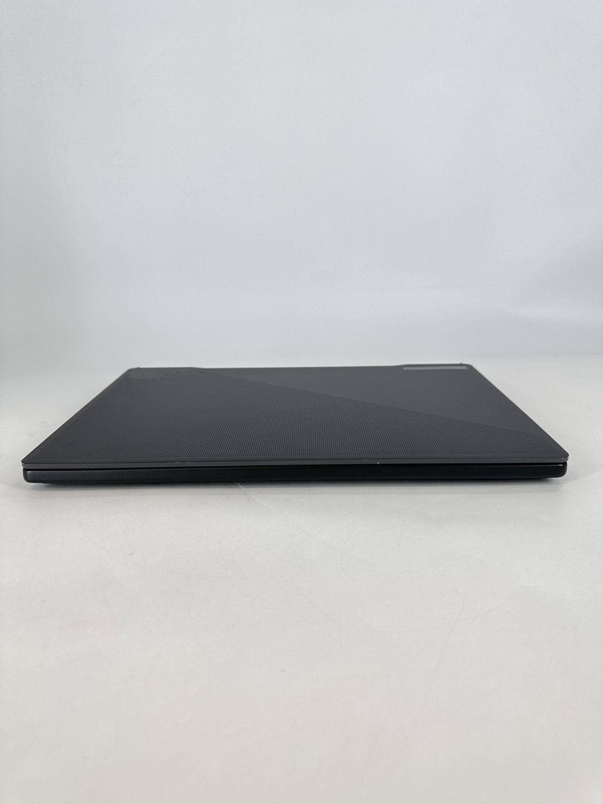 Asus ROG Zephyrus M16 GU604 240Hz QHD+ 2.6GHz i9-13900H 16GB 1TB SSD RTX 4070