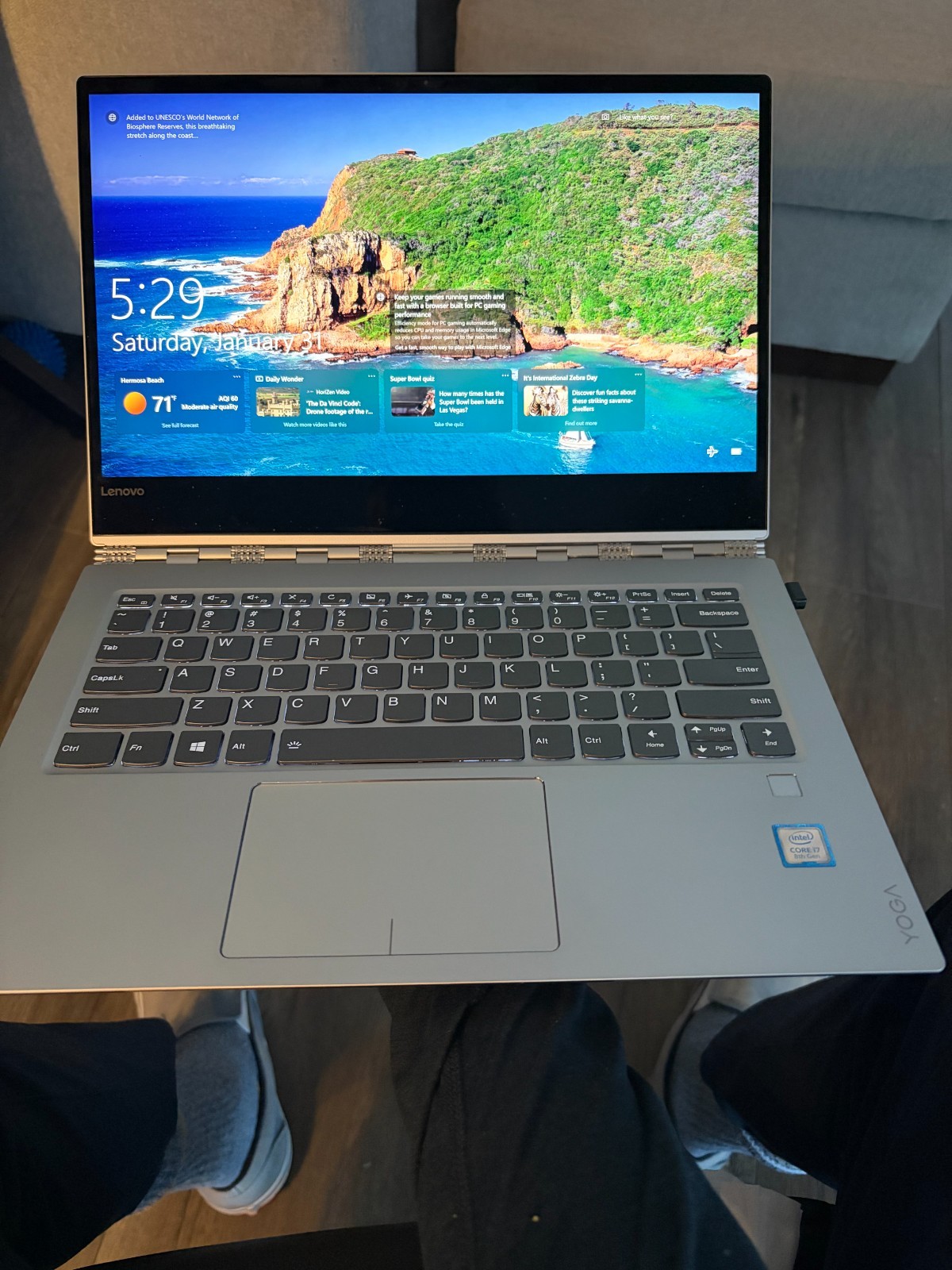 Lenovo Yoga 920 2-in-1 13.9″ FHD Touch Laptop i7-8550U 8GB RAM 256GB SSD Bronze