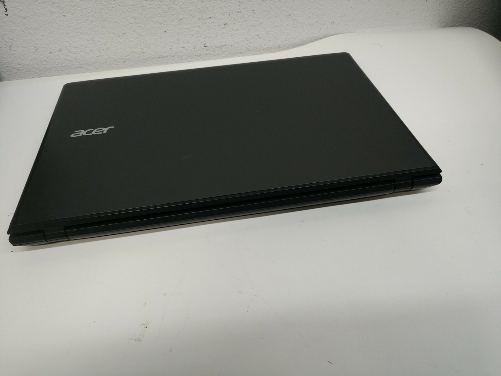 Acer Aspire E5 575 TOUCH Intel Core i3-6100U 2.3GHz 6GB 250GB SSD DVD Win10 READ