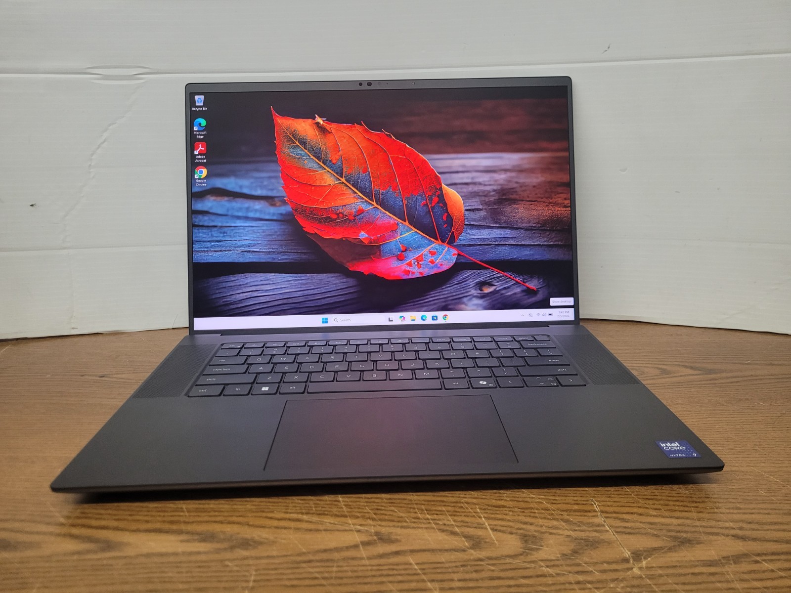 Dell Precision 5690 16″ Ultra 9 185H 64GB 2TB – Very Good