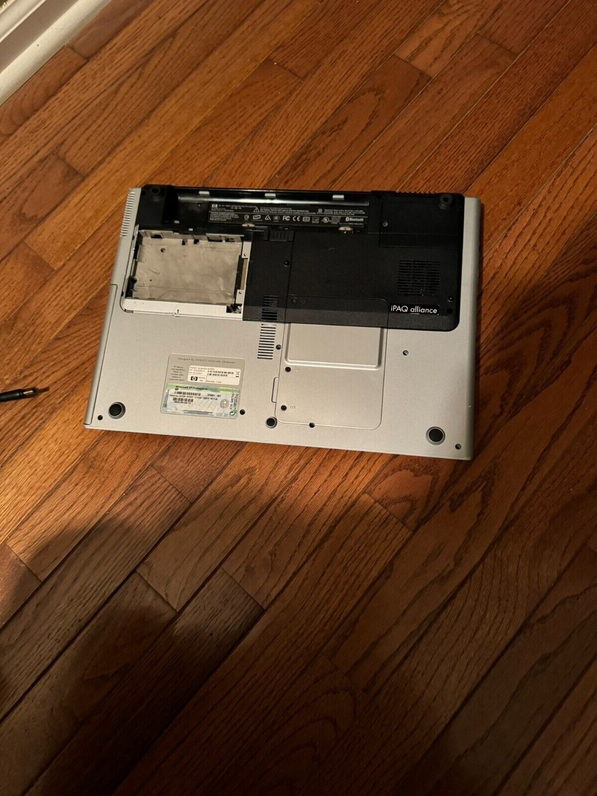 HP Pavilion dv4000 DV4165CL Laptop Intel Pentium – No HDD, No RAM, No Battery