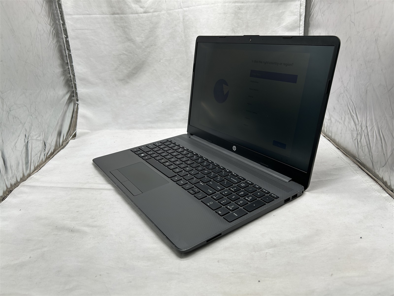 HP 255 G8 15.6″ Laptop AMD Ryzen 5 3500U 8GB RAM 256GB NVMe Win 11