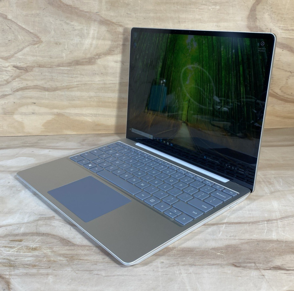 Microsoft Surface Laptop Go 1943 12.4″ i5-1035G1 1.0GHz 4GB RAM 64GB SSD/bat87%