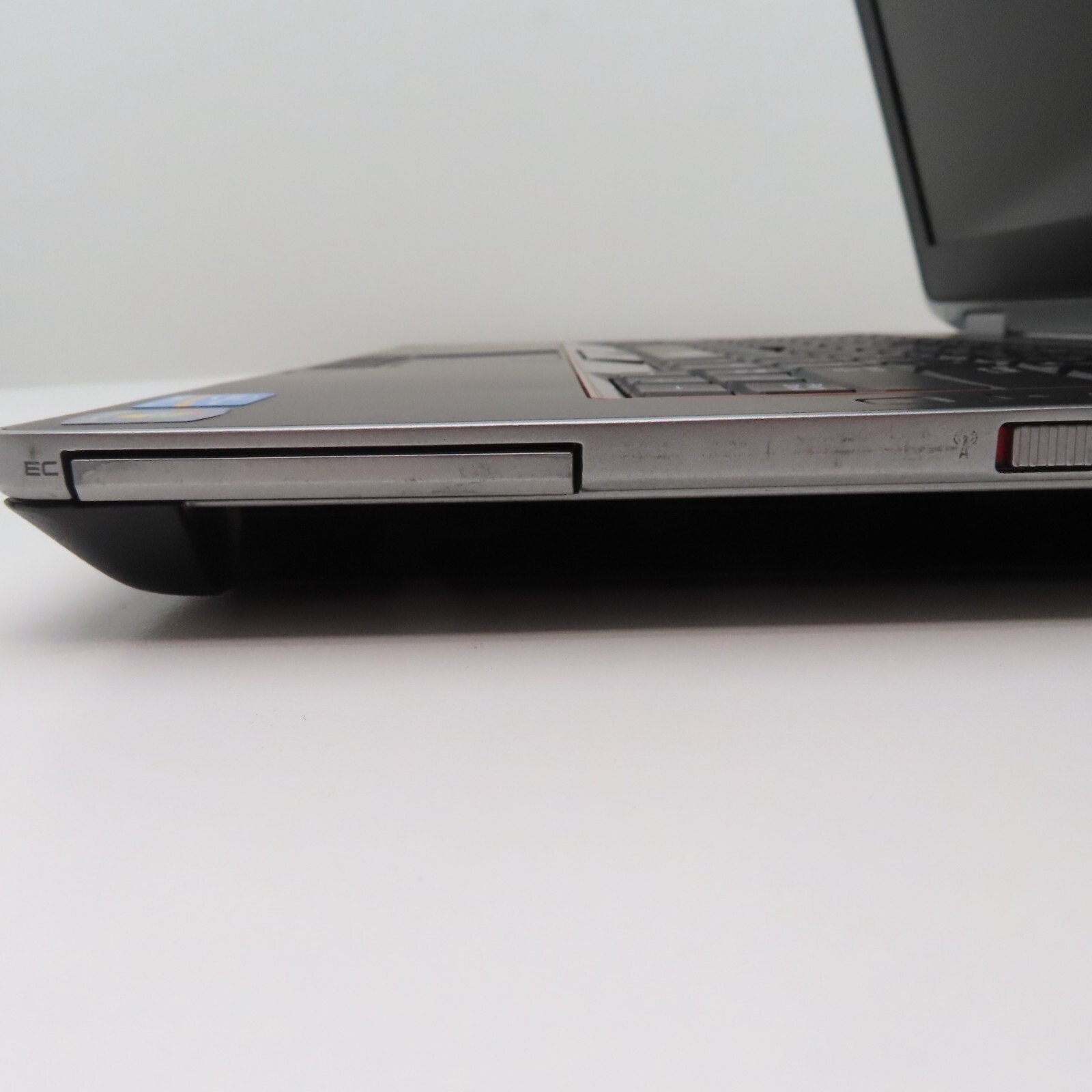 Dell Latitude Laptop Intel Core i7 2.40GHz 2 Cores 8GB DDR3 SDRAM