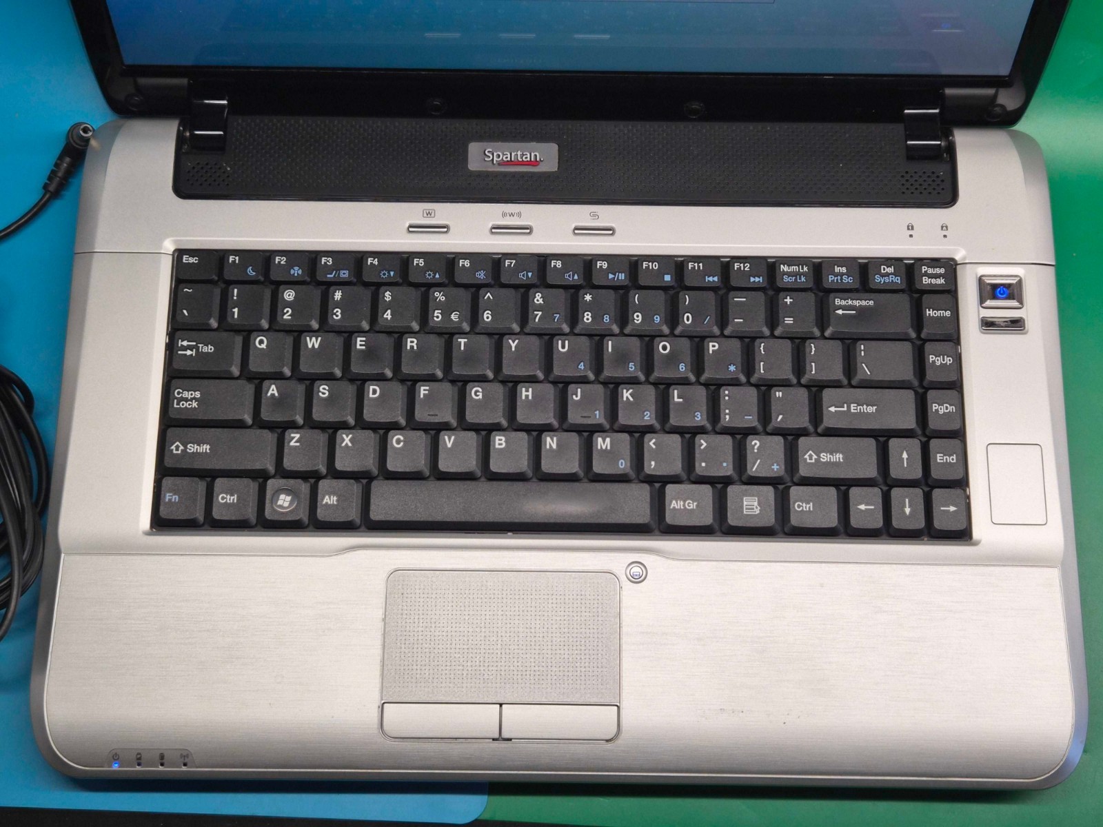 Vintage Spartan SCM151 Laptop Pentium T4400 4GB RAM 160GB HDD Windows 7 Grade B