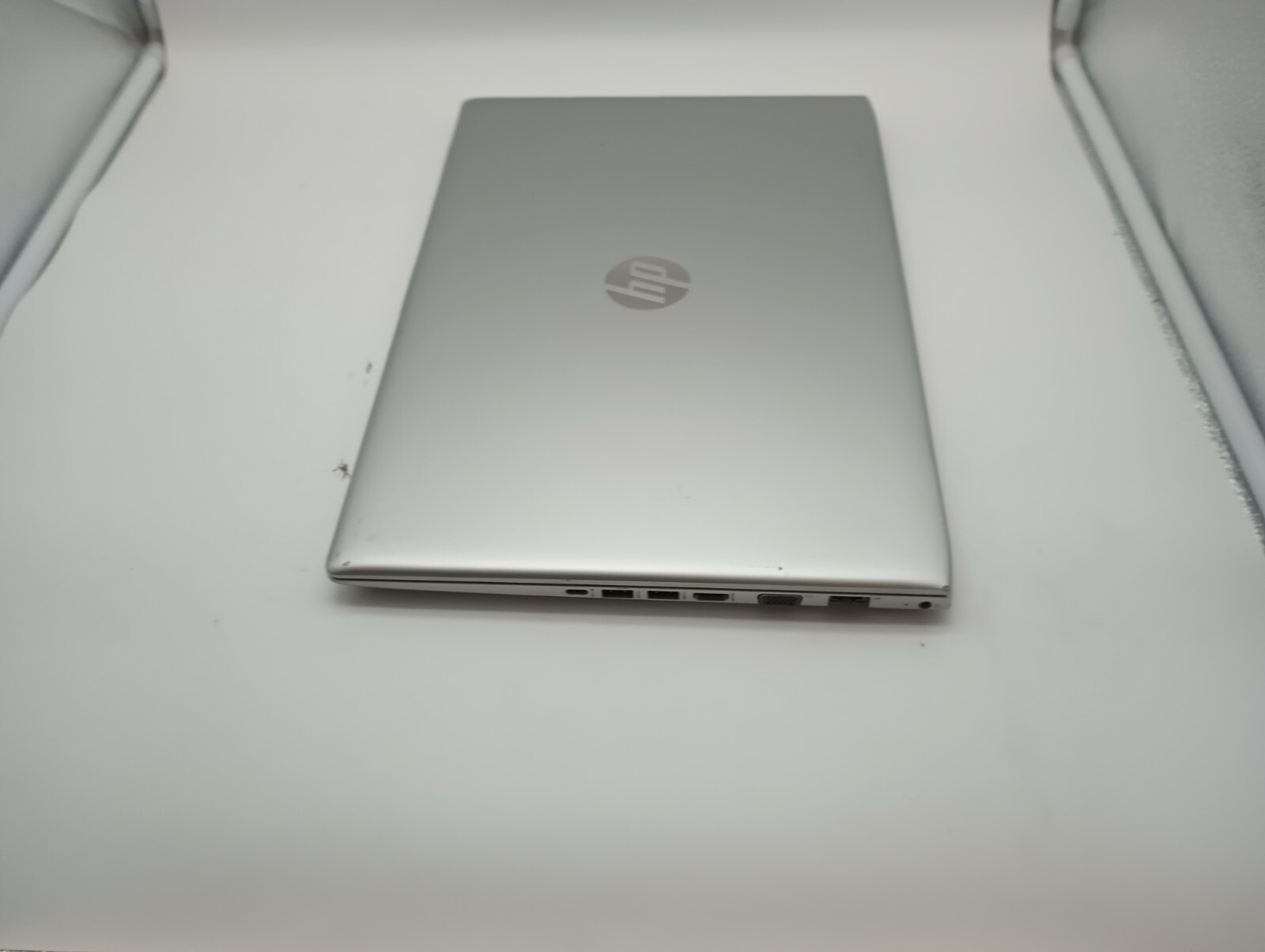 ProBook 450 G5 w/charger. (Bad Battery!!)i5 8th gen(4cores).8GB.128GB M.2.15.6″