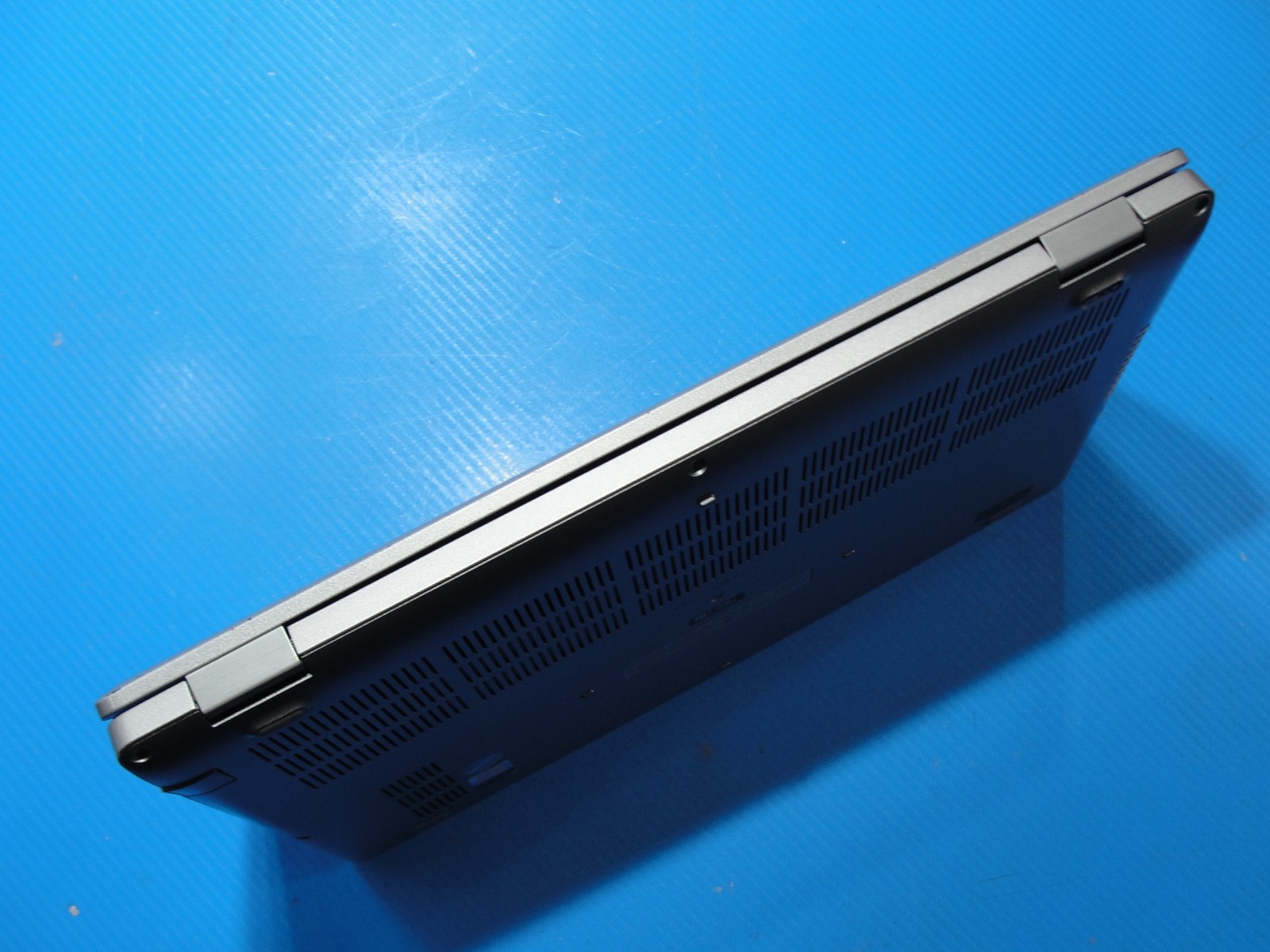 Dell Latitude 5410 14” FHD Intel Core i5-10310U 1.7GHz 8GB 256GB SSD+Charger