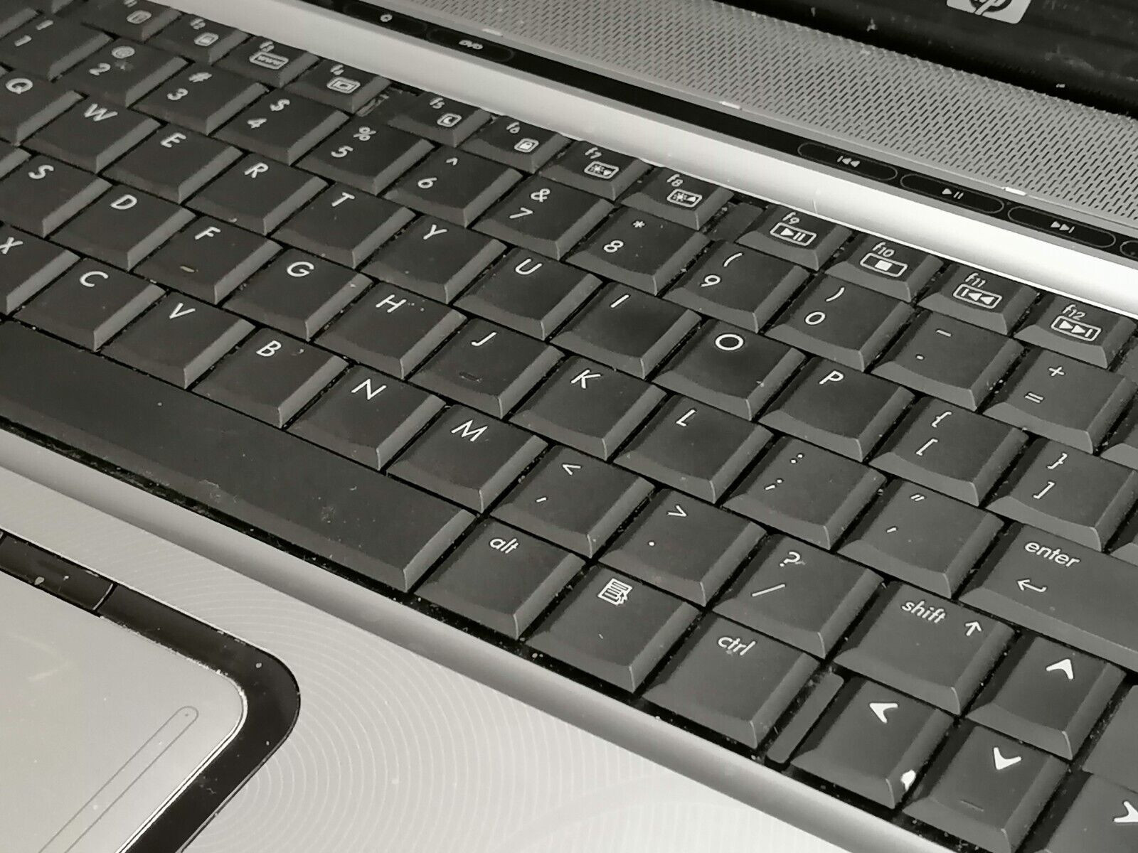 FOR PARTS 17″ HP Pavilion DV9700 (Core 2 Duo T5250/NO RAM/NO HDD)