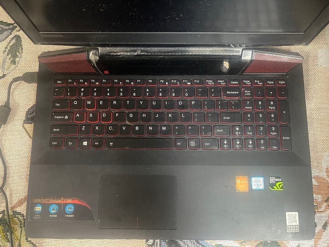 Lenovo Y700-15ISK 15.6″ i5-6300HQ 8GB RAM 256GB SSD+640GB HDD Nvidia GTX 960M