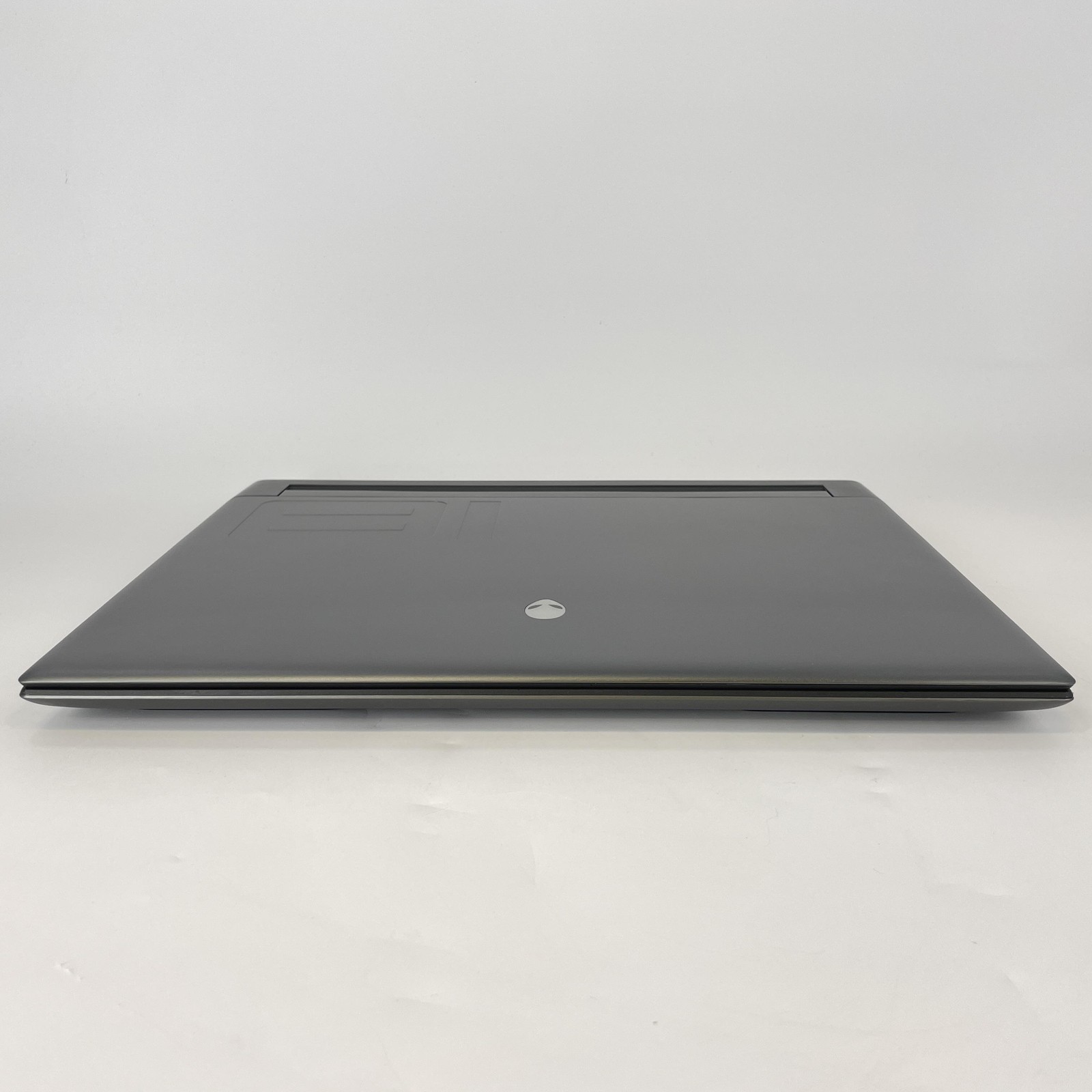 Dell Alienware M18 R1 165Hz QHD+ 2.5 GHz Ryzen 9 7945HX 64GB 1TB SSD RTX 4090