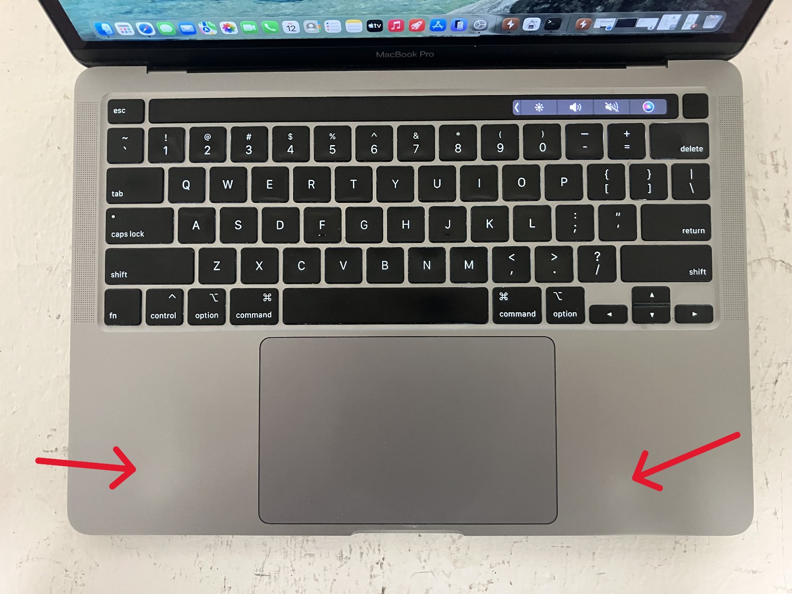 Apple MacBook Pro A2251 13″ Intel Iris 2.3GHz Intel Core i7-1068NG7 16GB 1TB