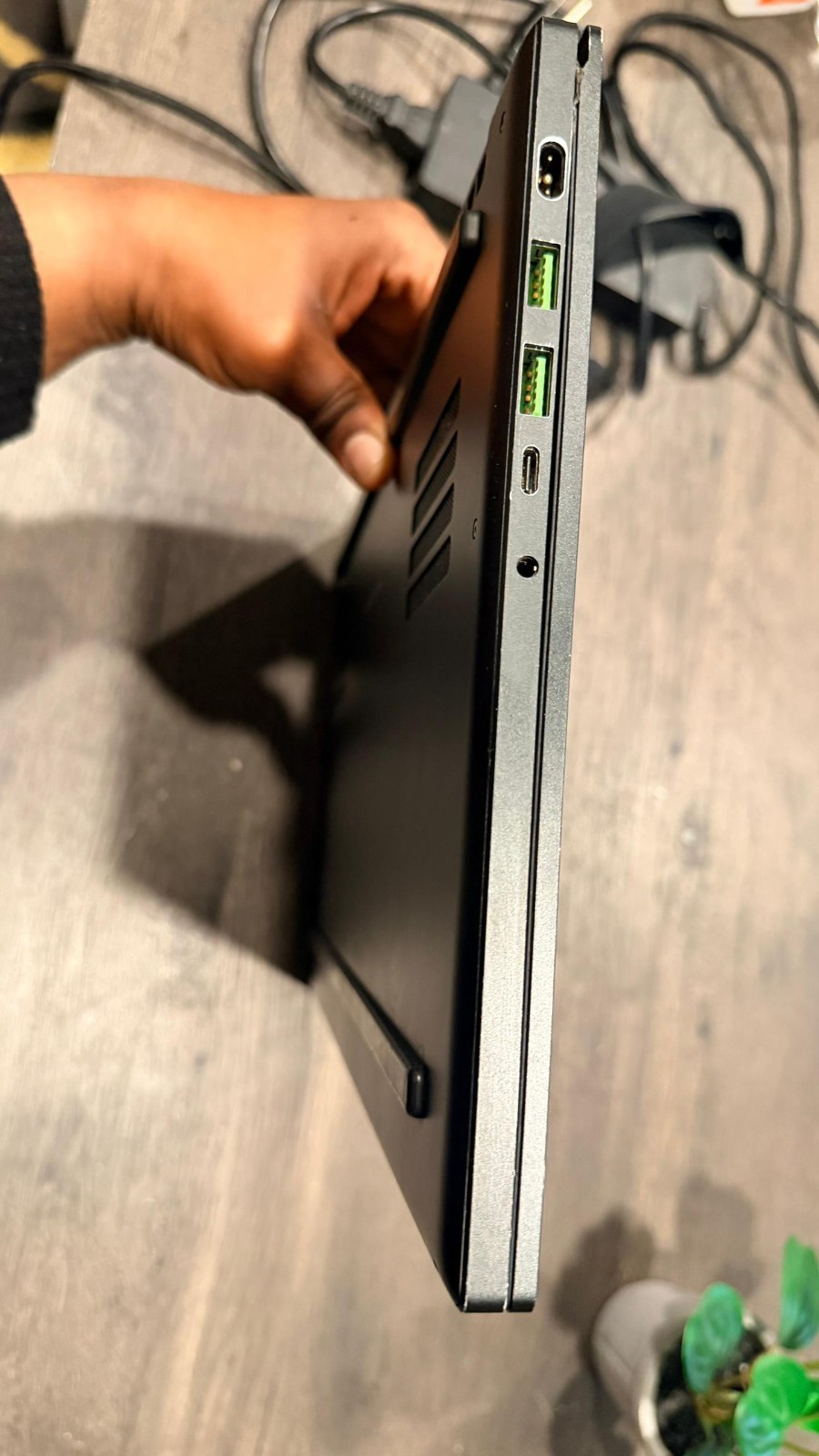 Razer Blade 15 Advanced Model 15.6″ (1TB SSD, Intel Core i7 11th Gen Mid 2021)