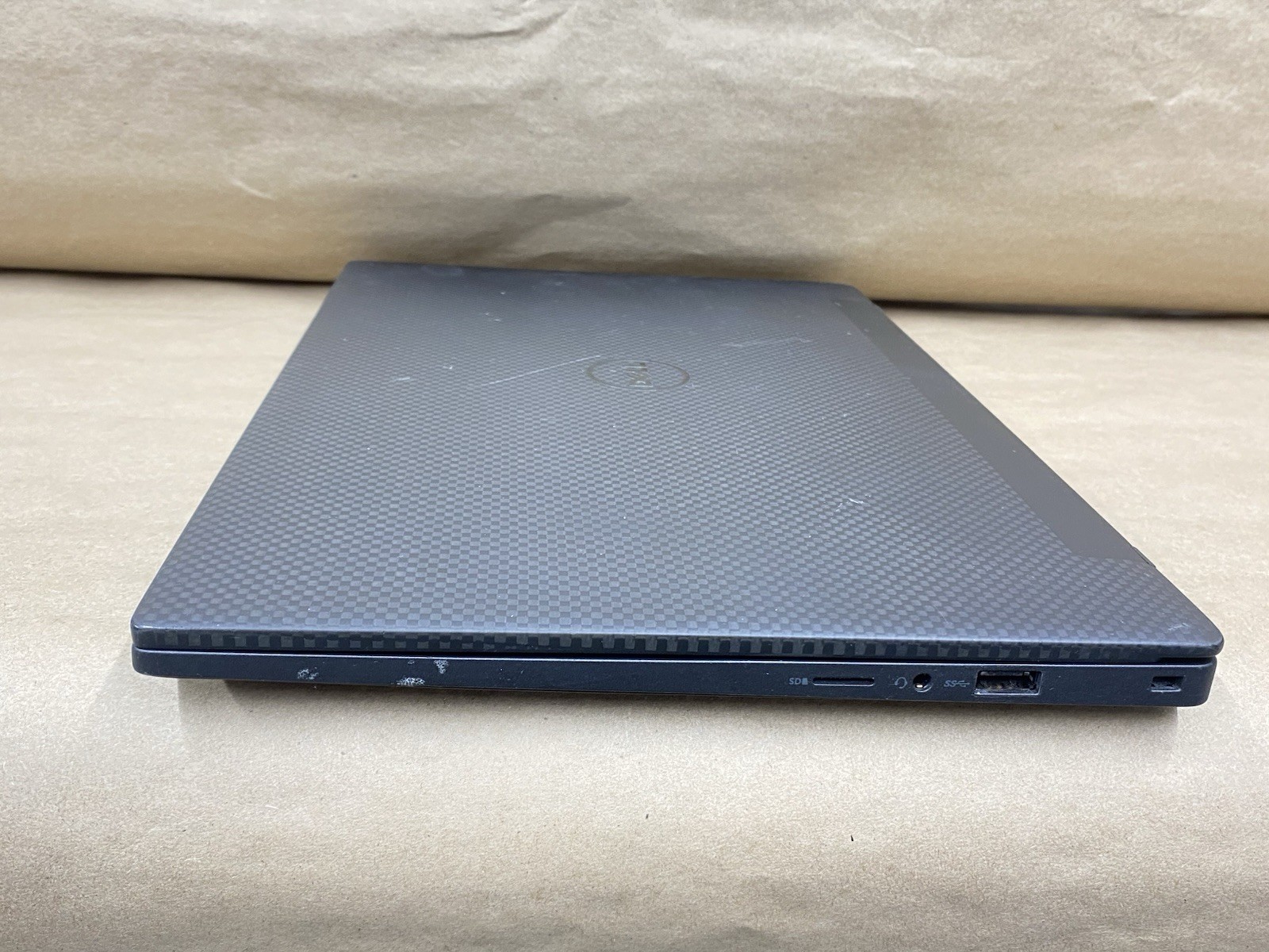 Dell Latitude 7370 – 13.5″ QHD – Touch – m7-6Y75 – 8GB – 256 – Win 10 – READ