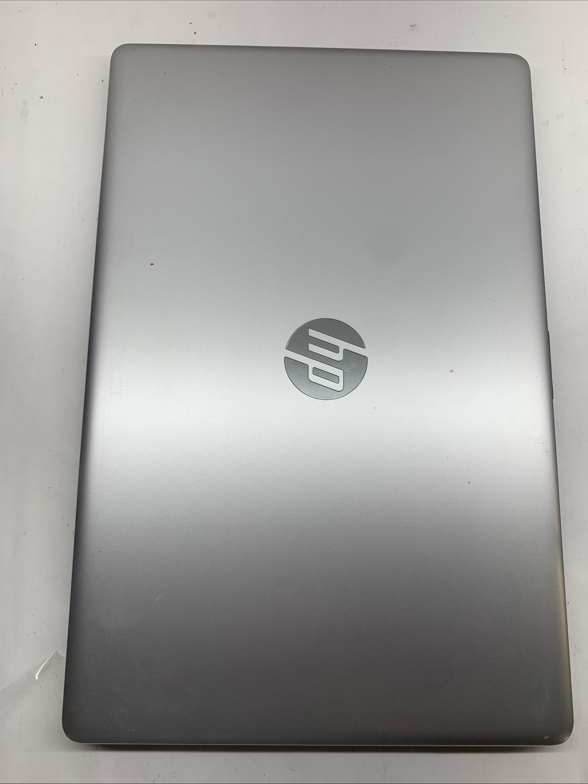 HP 17 FHD 17.3″ Core i5-1035G1 12GB RAM 1TB HDD UHD Graphics Win 11 DVD RW