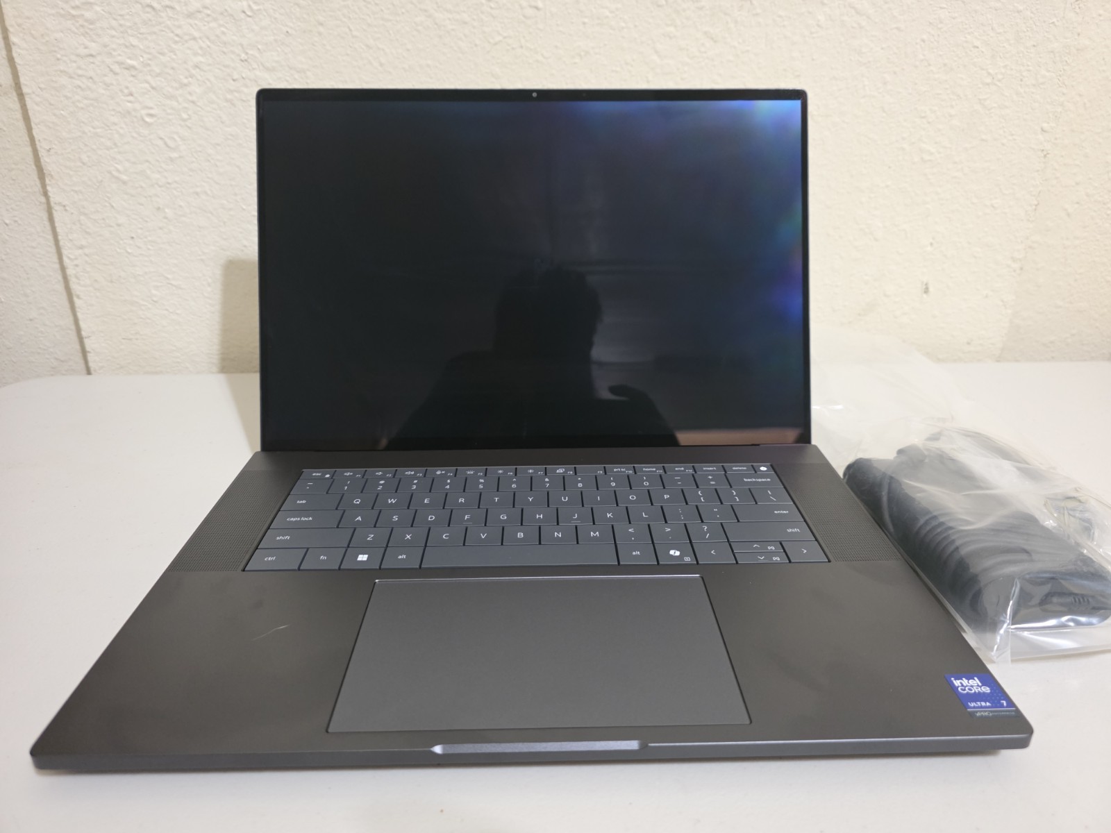 Dell Pro Max 16 Premium 4K OLED TOUCH U7 265HX 64GB RAM 4TB SSD RTX Pro 3000