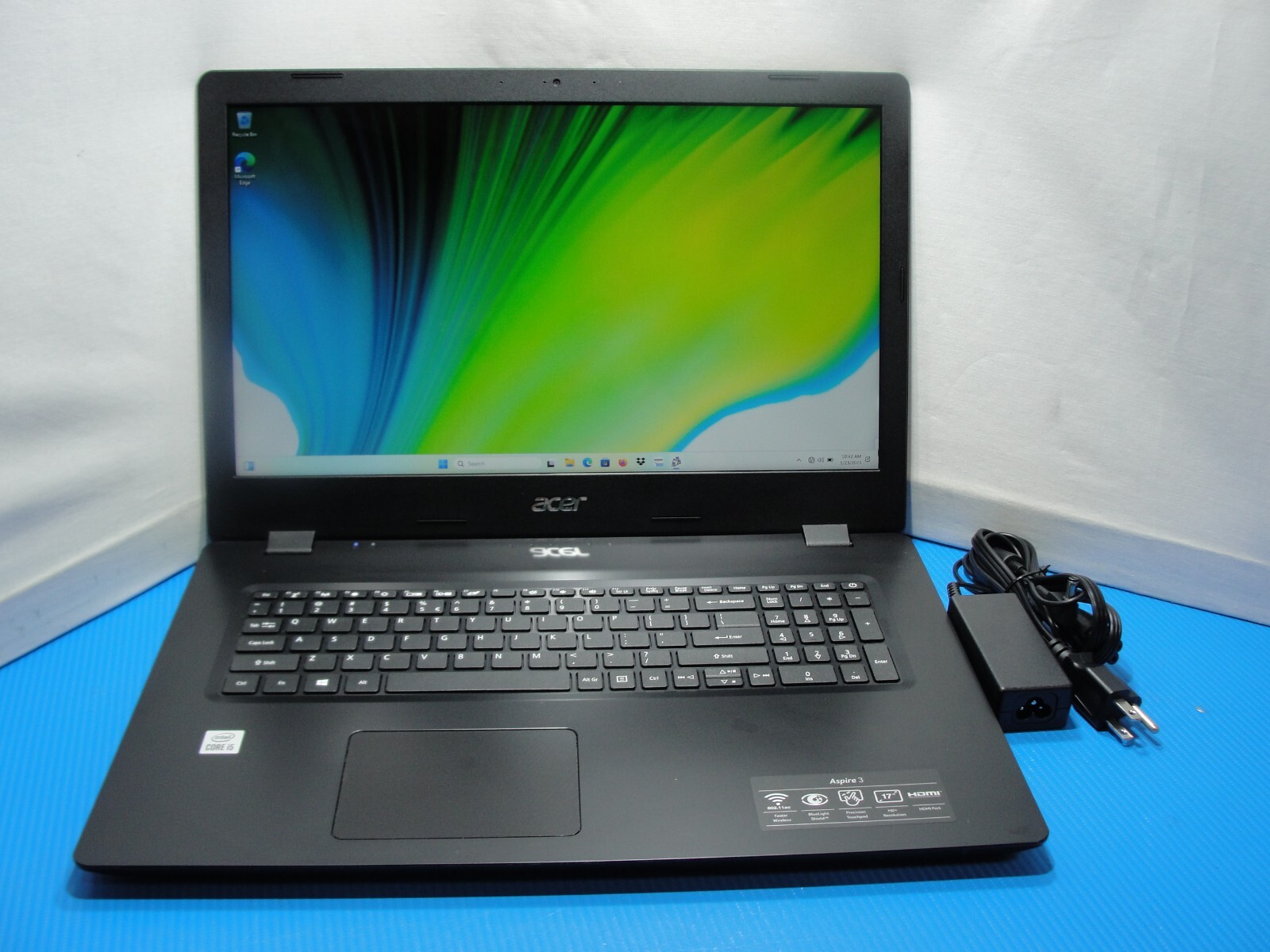 Acer Aspire 3 A317-52-569E 17.3” HD Intel Core i5-1035G1 1GHz 8GB 1TB HDD+Charge
