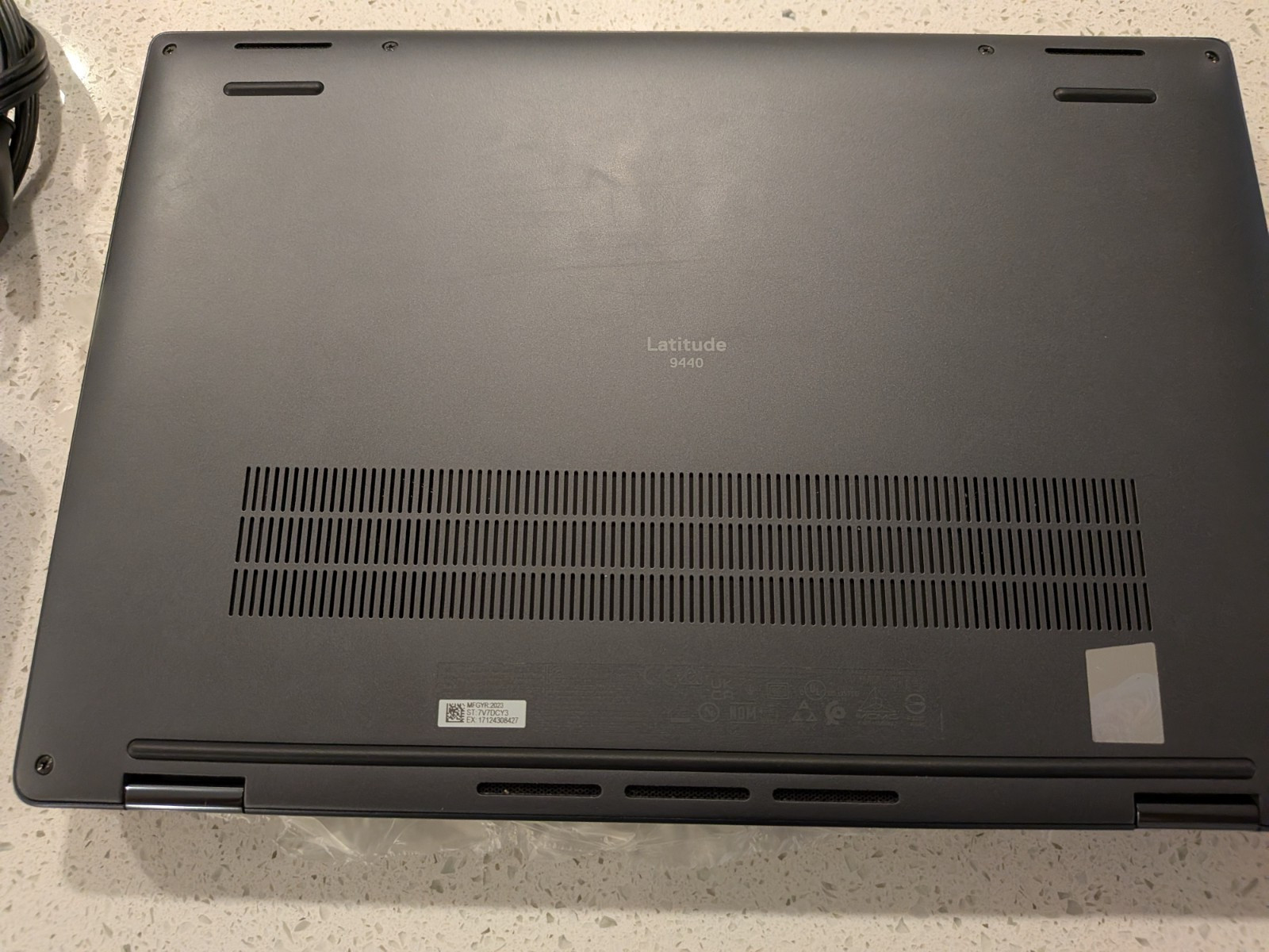 Dell Latitude 9440 14″ Touch 1.8 GHz i7-1365U 32GB 480GB SSD Excellent 2-in-1