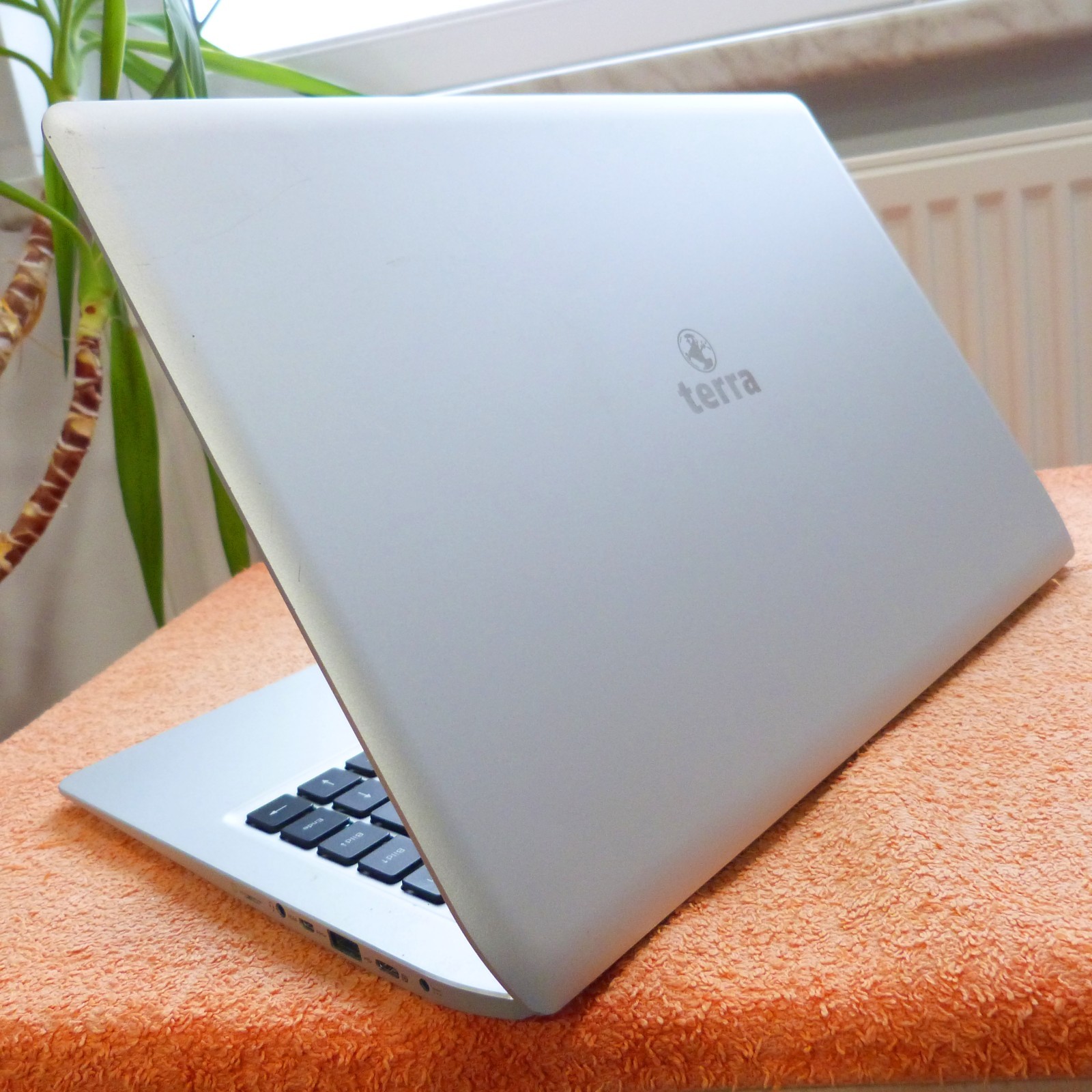 Terra 1460P 14″ FHD METAL ULTRABOOK l Windows 11 PRO SSD I 10 Gen Core i5