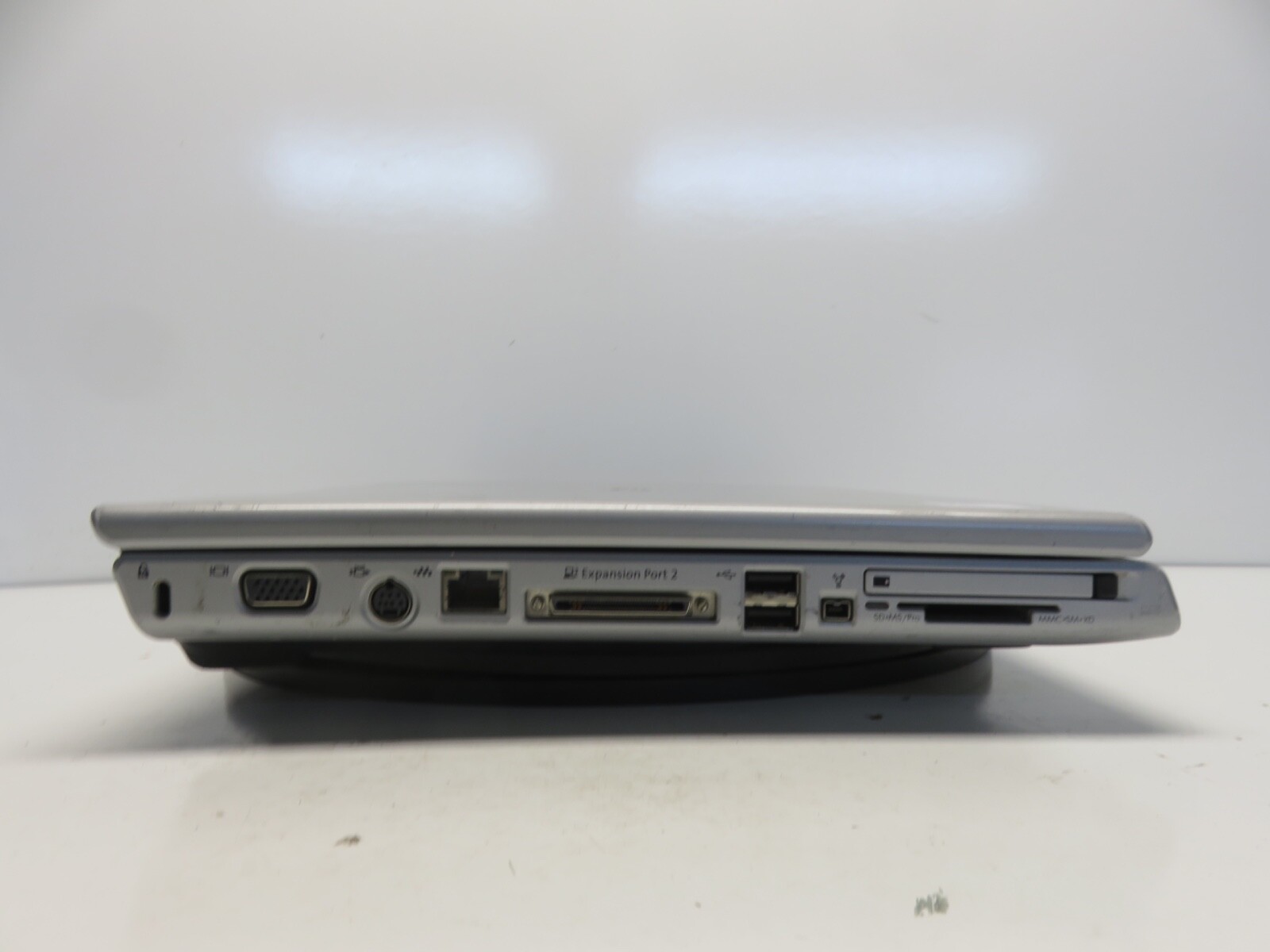 HP Pavilion DV5000 Intel T2300 1.66GHz 2 GB NO HDD No Batt