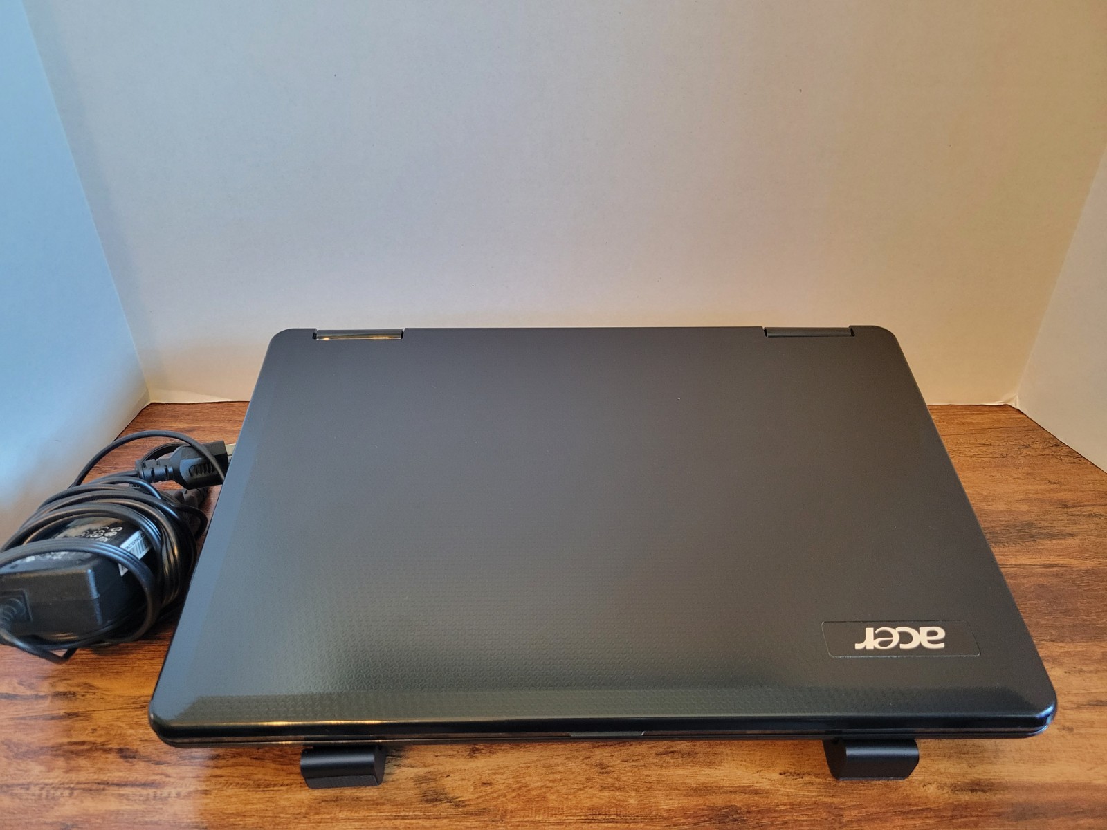 Acer Aspire 5517 Laptop, Linux Mint OS, Replaced Thermal Paste, Please READ