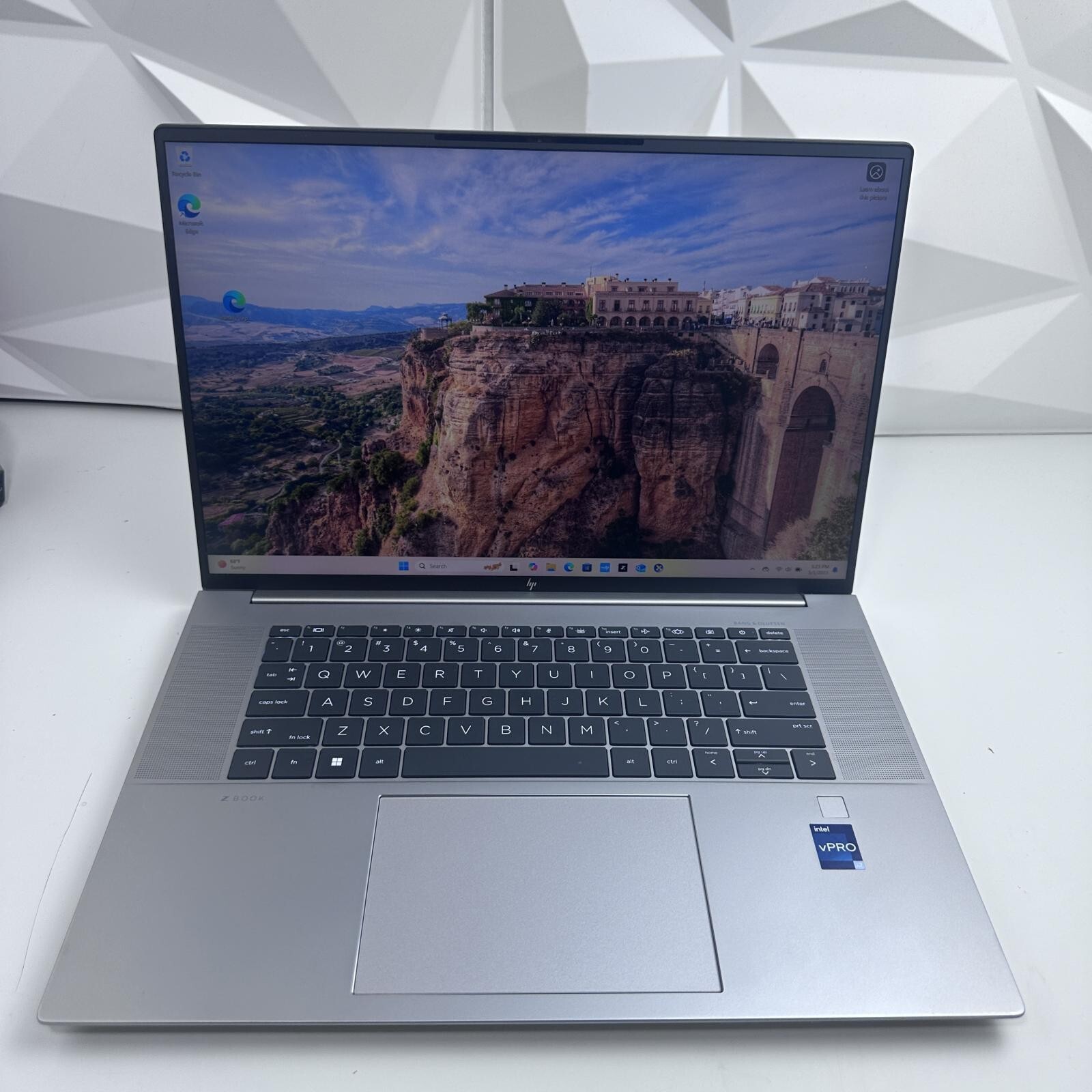 HP ZBook Studio 16 inch G10 Mobile Workstation PC, i7-13800H, 32GB, 1TB SSD