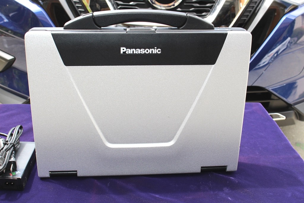 PANASONIC CF-52 MK2 / 2.26GHz, 256SSD 4GB CD/DVD WI-FI WIN 7 PRO